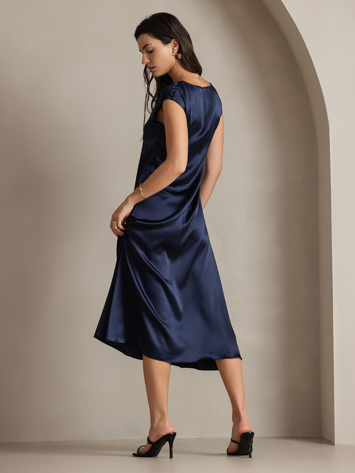 SilkSilky  19Momme Silk Sleeveless Round Neck Dress DarkBlue 001