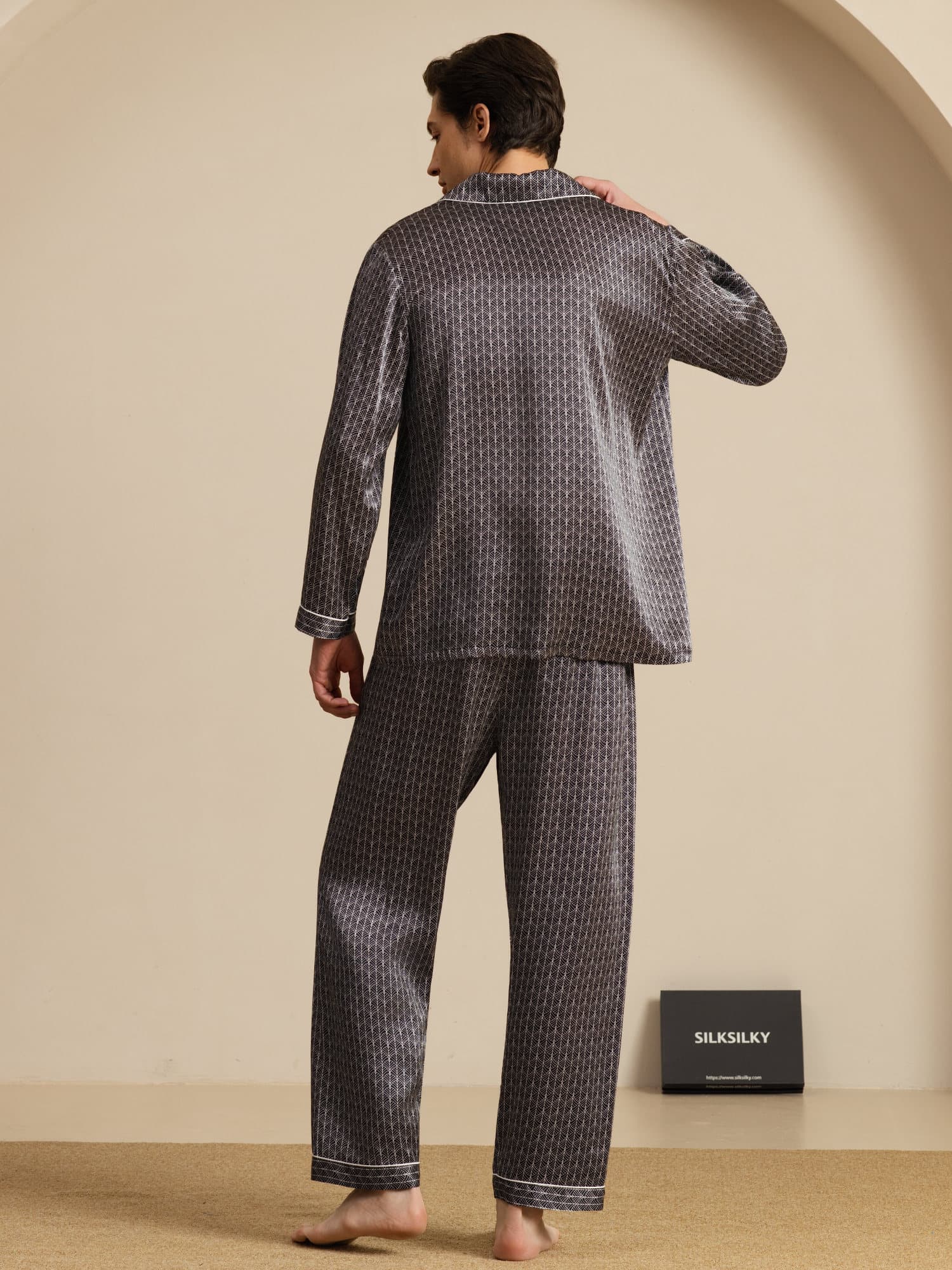 [Black Ginkgo] SilkSilky  19Momme Long Sleeve Notch Collar Men's Pajamas 002