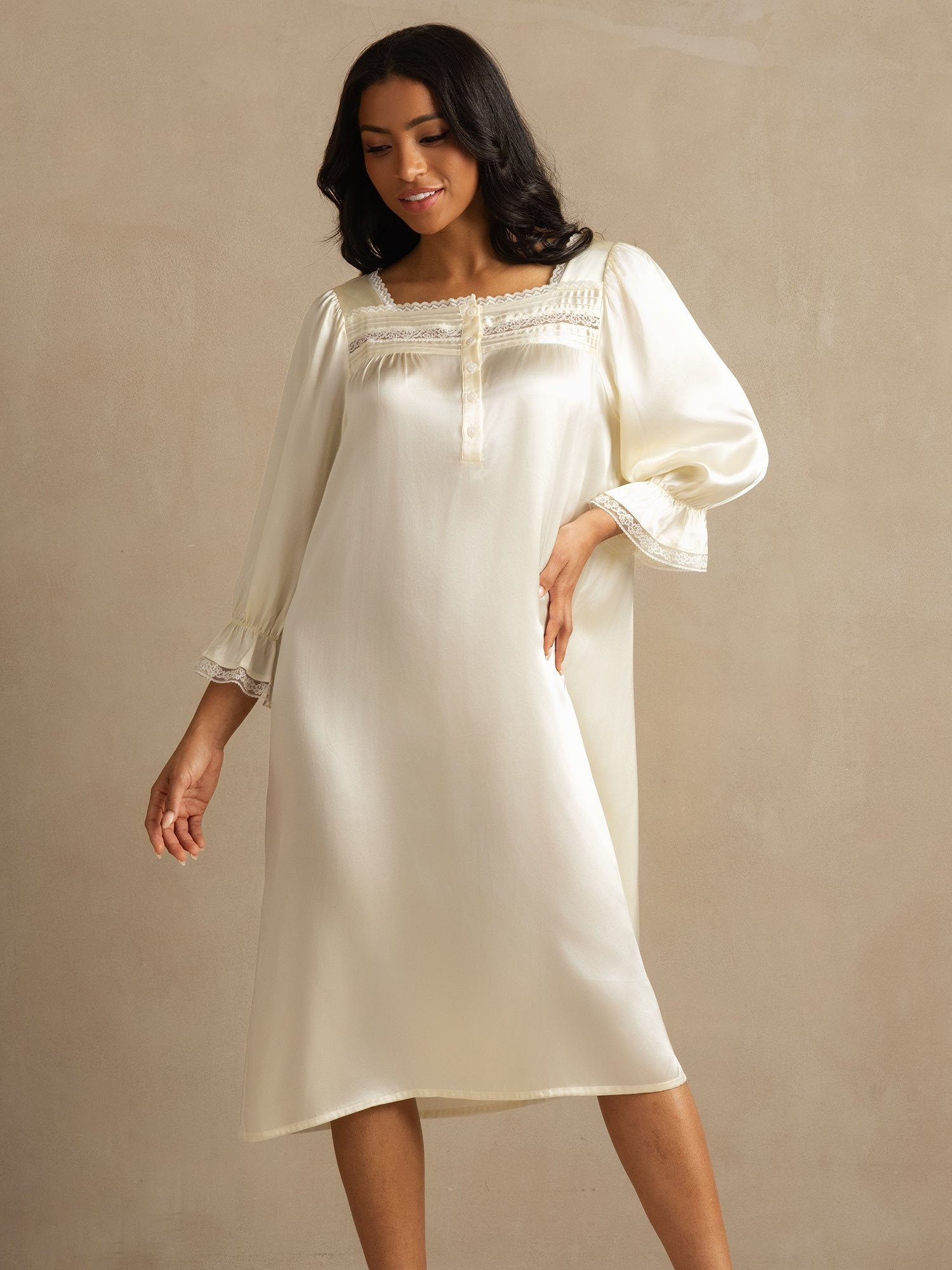 [White] SilkSilky Pure Silk Square Neck Nightgown 009