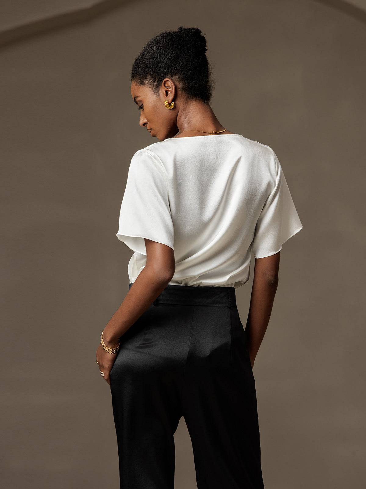 [White] SilkSilky  19Momme Silk Cowl Neck Women's T-Shirt 002