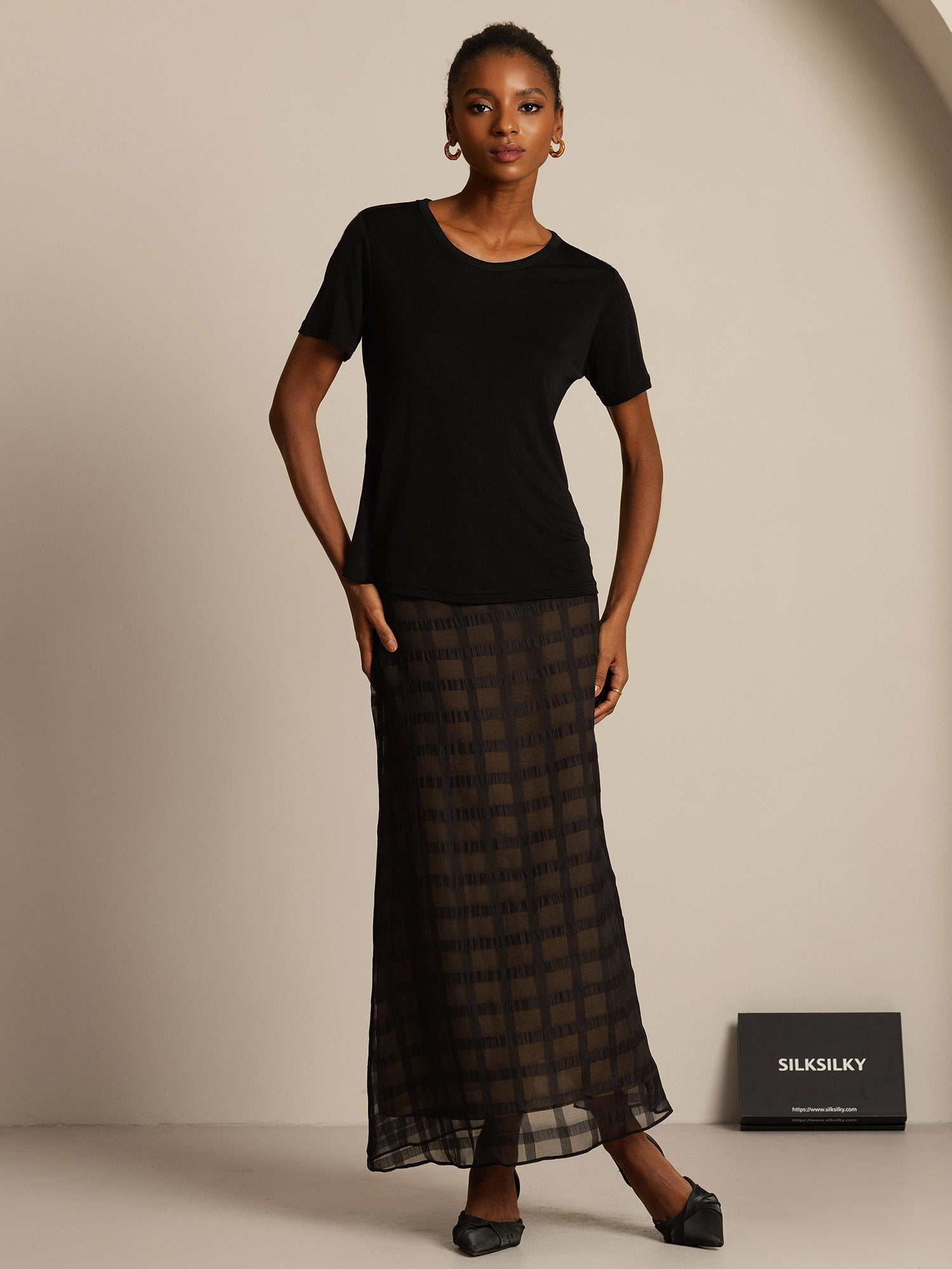 [Black] SilkSilky  Silk Knitted Round Neck Women's T-Shirt 007,