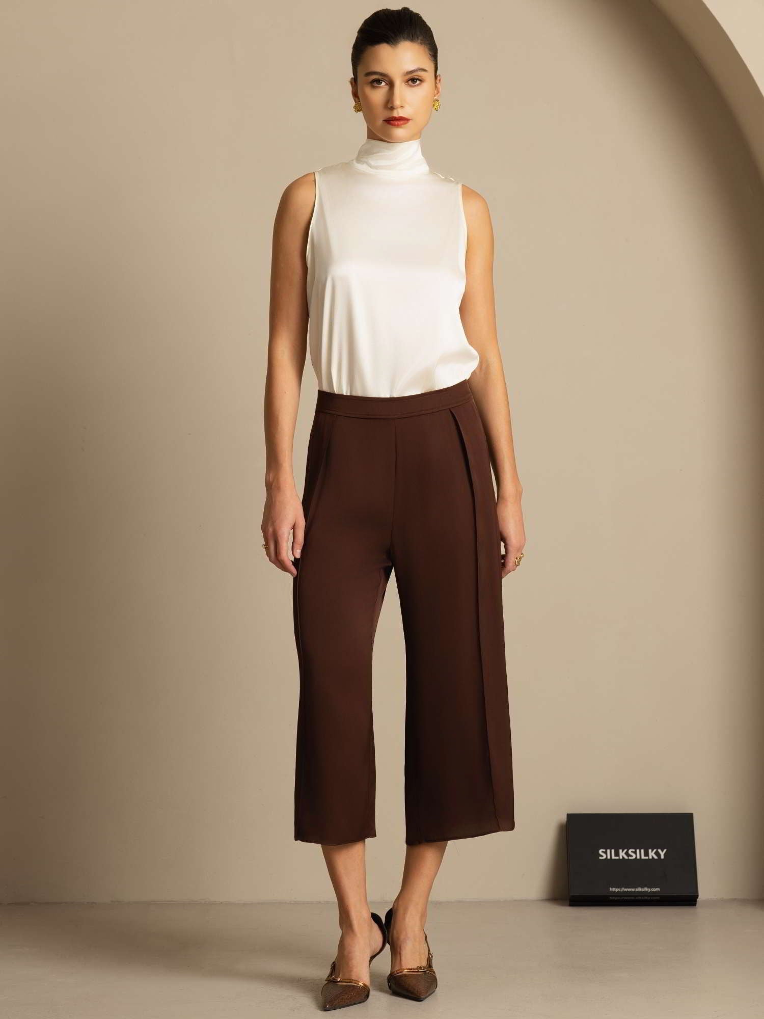 [Ivory] SilkSilky  19Momme Silk Sleeveless Tie Neck Blouse 007