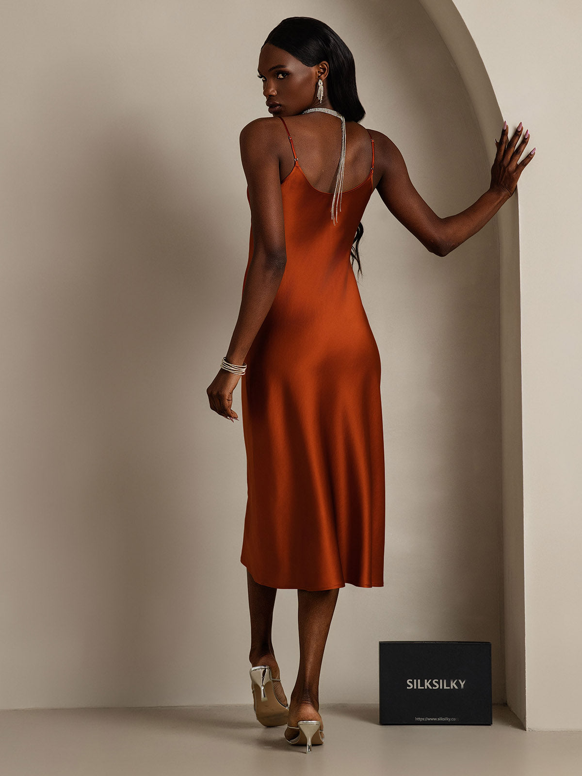 SilkSilky  Pure Silk Sleeveless Round Neck Dress Caramel 002