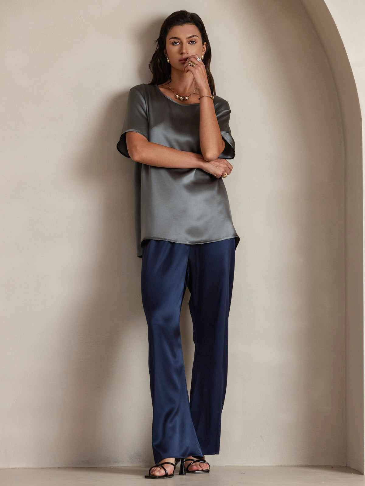 SilkSilky  Pure Silk Short Sleeve Round Neck Women's T-Shirt DarkGray 005