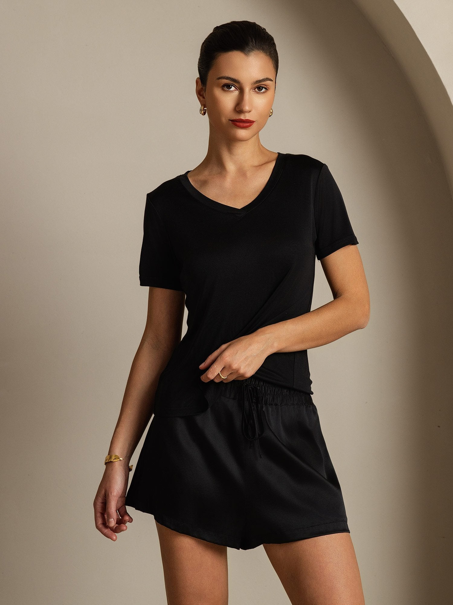 [Black] SilkSilky Pure Silk V Neck Women's T-Shirt 003