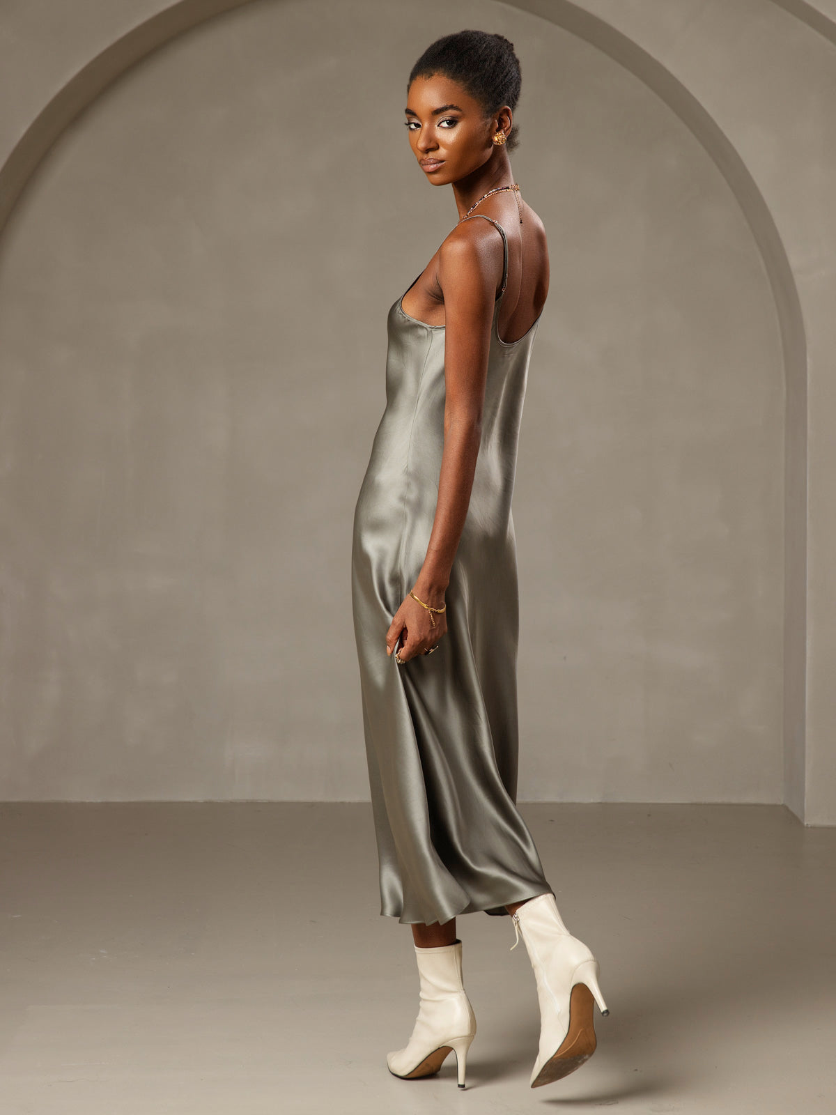 [Grayish Green] SilkSilky  Pure Silk Round Neck Dress 002