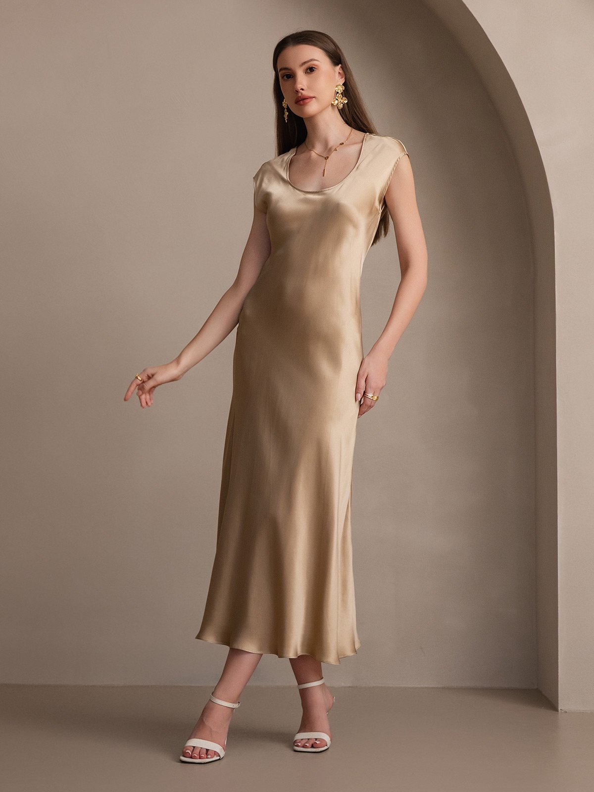 SilkSilky  19Momme Silk Blend Sleeveless Round Neck Dress Champagne 006