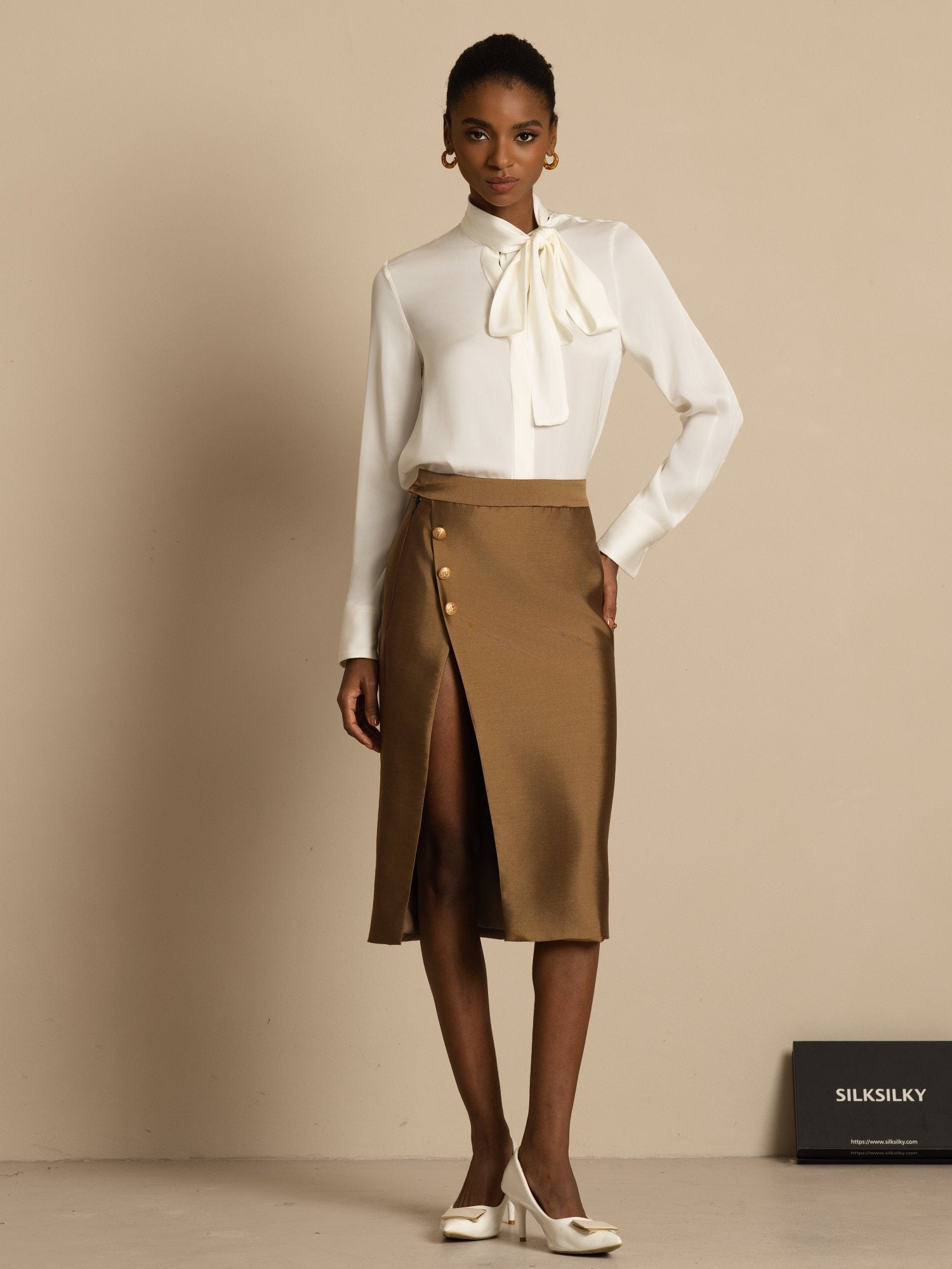 [White] SilkSilky 19Momme Silk Long Sleeve Tie Neck Blouse 002