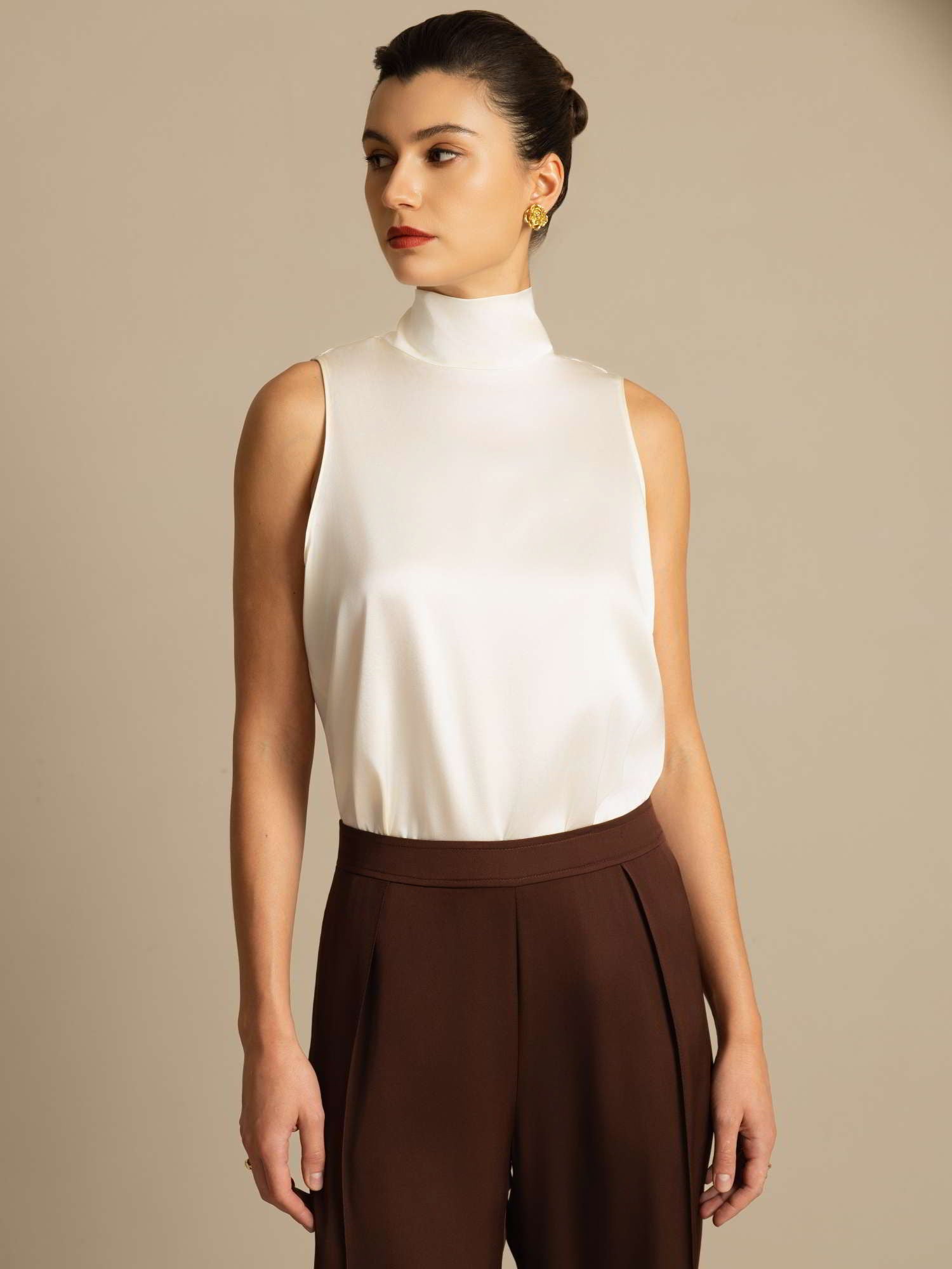 [Ivory] SilkSilky  19Momme Silk Sleeveless Tie Neck Blouse 003