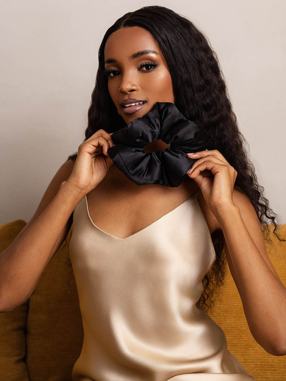 [Black] SilkSilky  Pure Silk Scrunchie 003