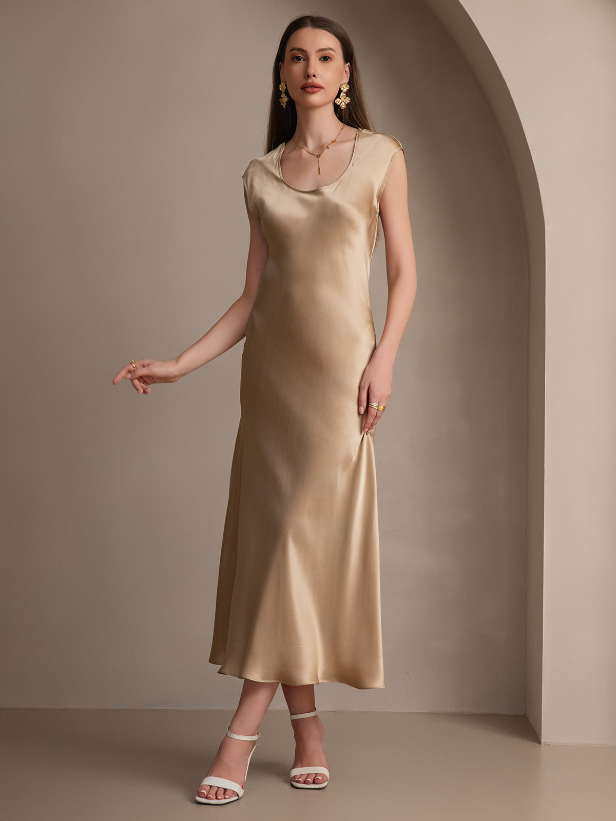 SilkSilky  19Momme Silk Sleeveless Round Neck Dress Champagne 004