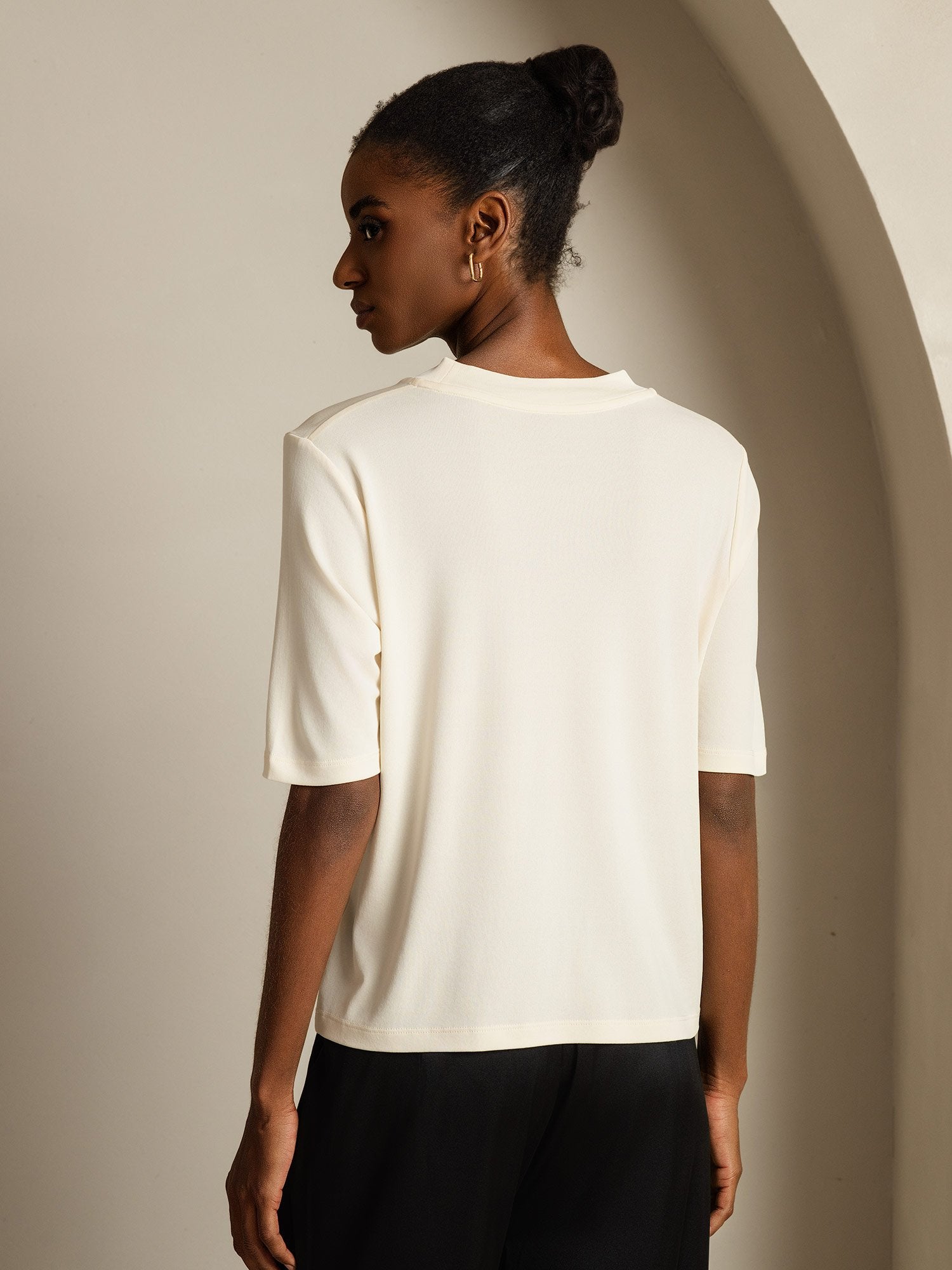 [Beige] SilkSilky  Pure Silk Round Neck Women's T-Shirt 002