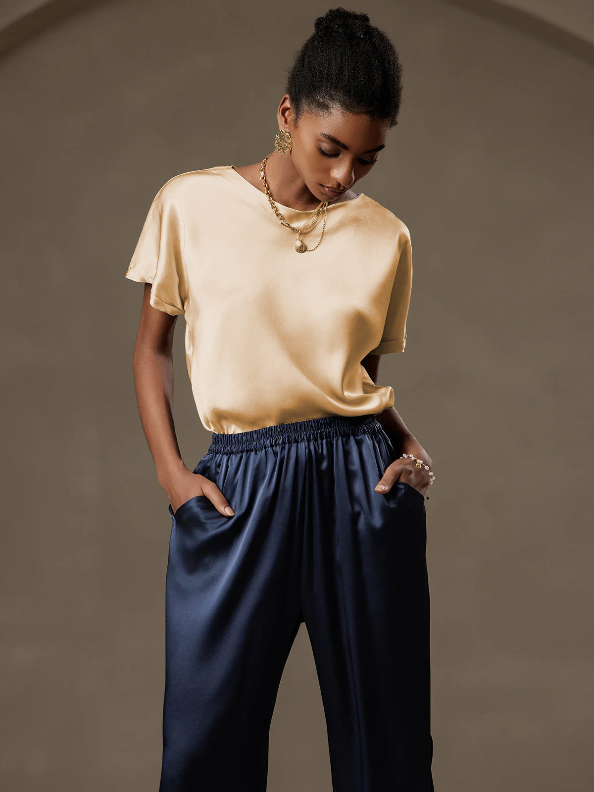 [Champagne] SilkSilky  19Momme Silk Round Neck Women's T-Shirt 003