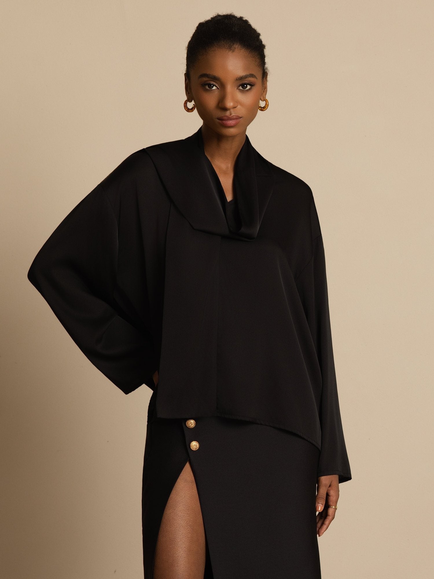 [Black] SilkSilky 19Momme Silk Long Sleeve V Neck Blouse 001