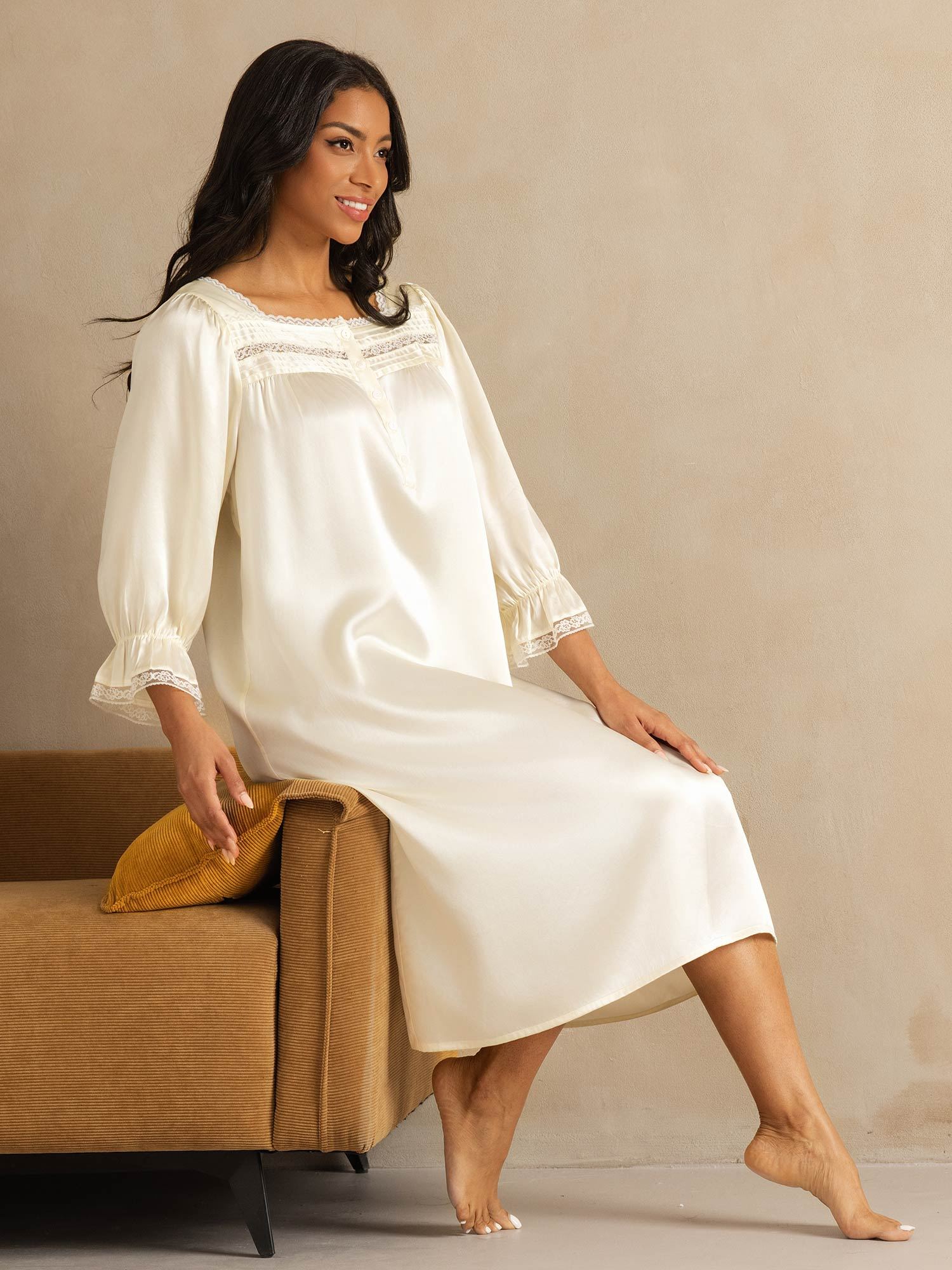 [White] SilkSilky Pure Silk Square Neck Nightgown 008