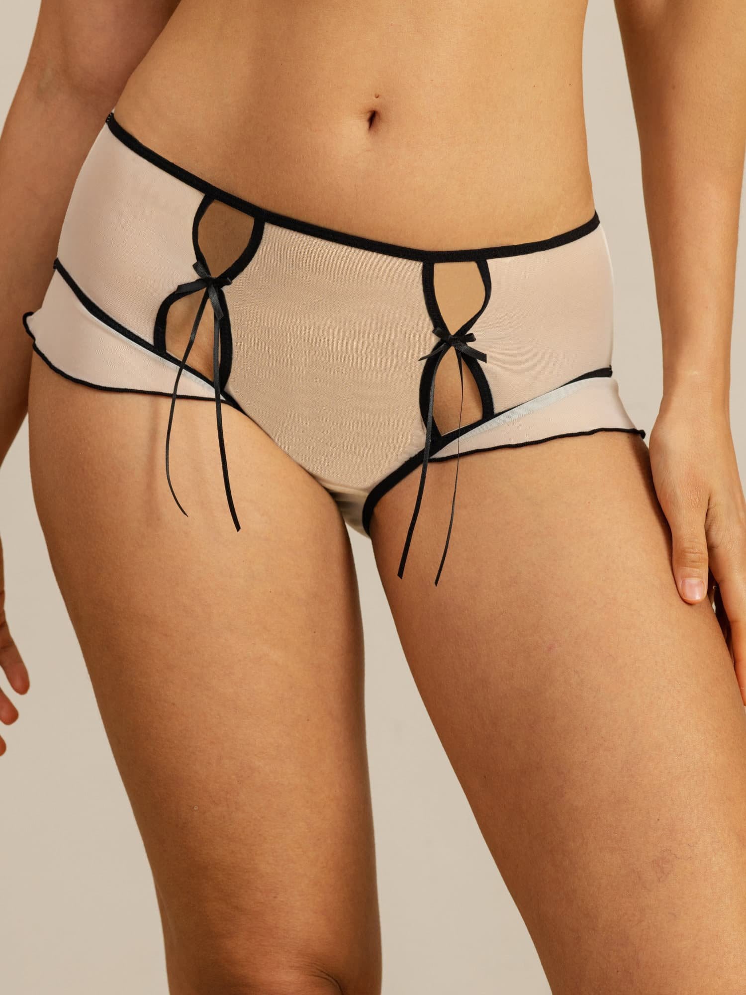 [White] SilkSilky Panty 003