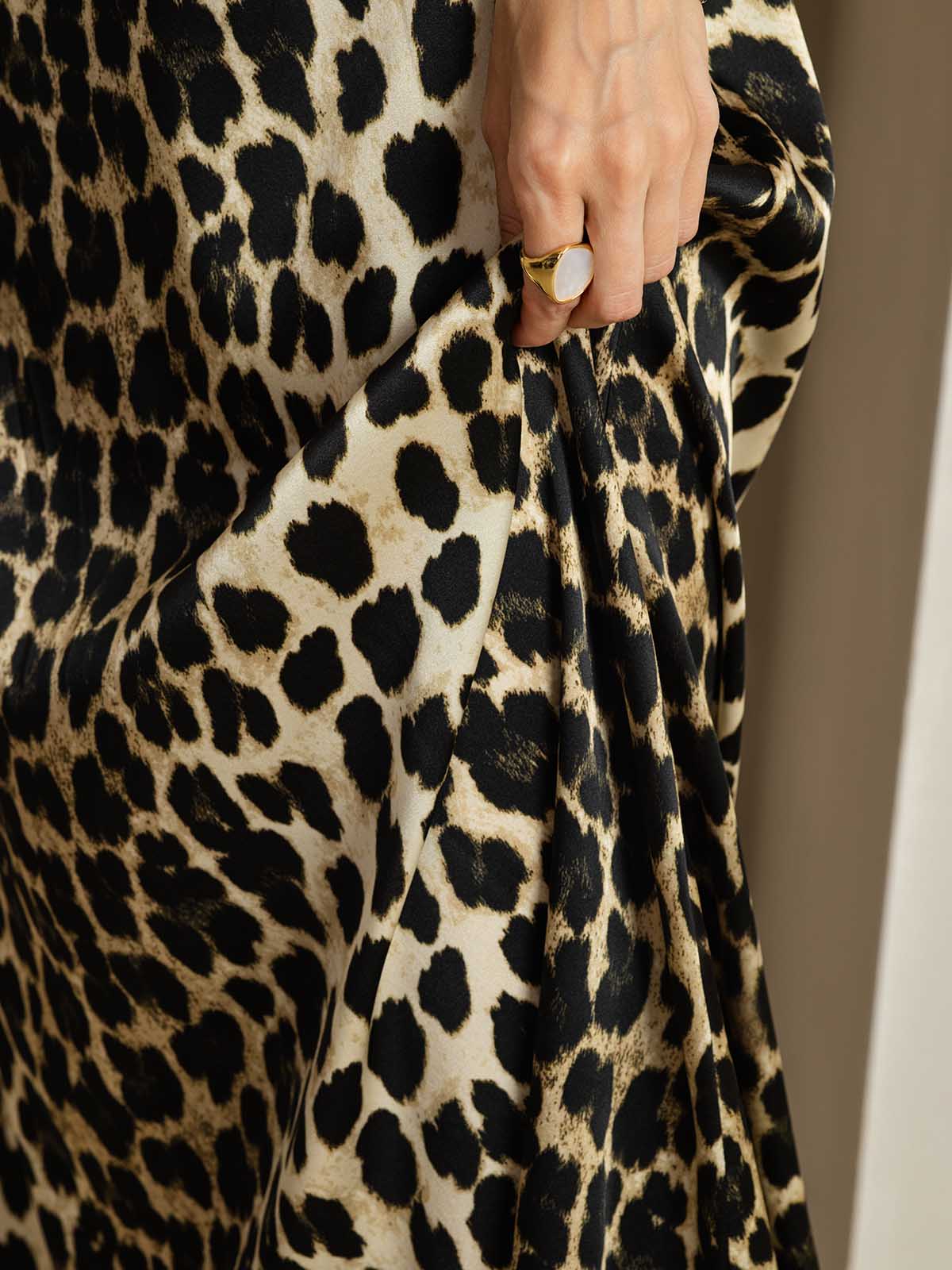 [Leopard] SilkSilky  19Momme Silk Round Neck Dress 004