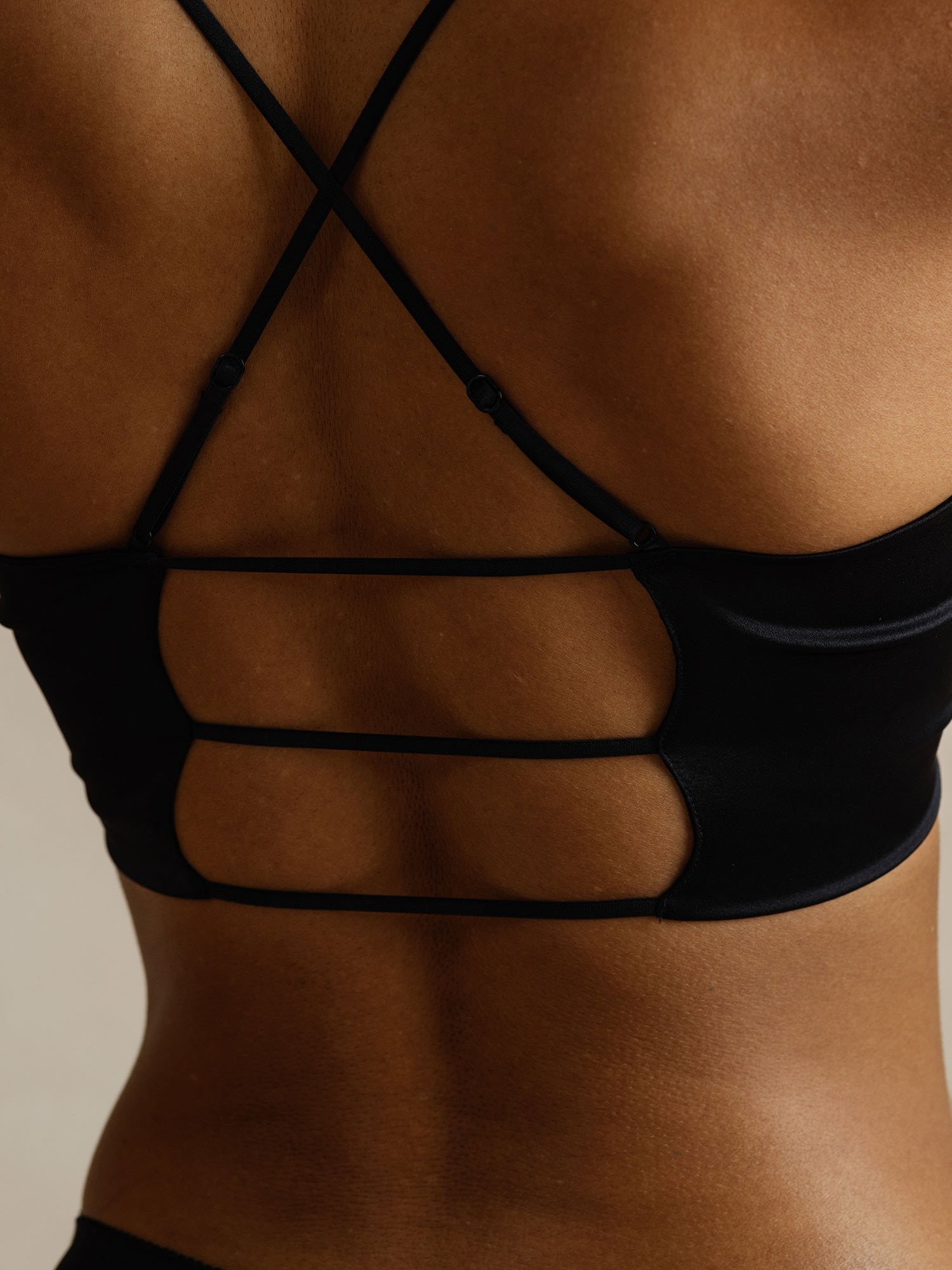 [Black] SilkSilky Pure Silk Bra 005