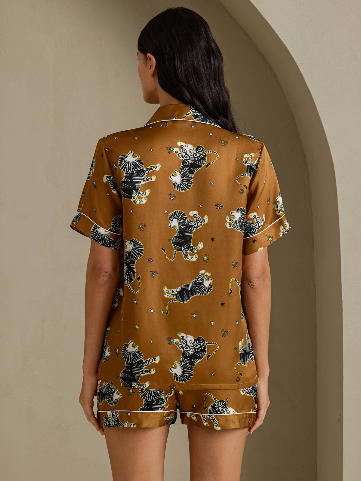 [Brown Lion] SilkSilky Short Sleeve Notch Collar Women's Pajamas 002
