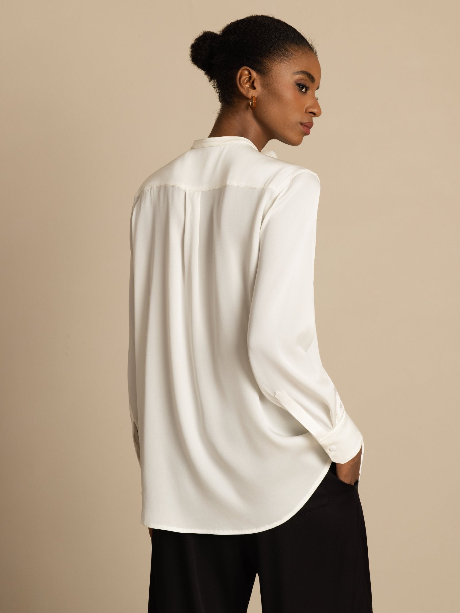 [White] SilkSilky 19Momme Silk Long Sleeve Collar Blouse 002