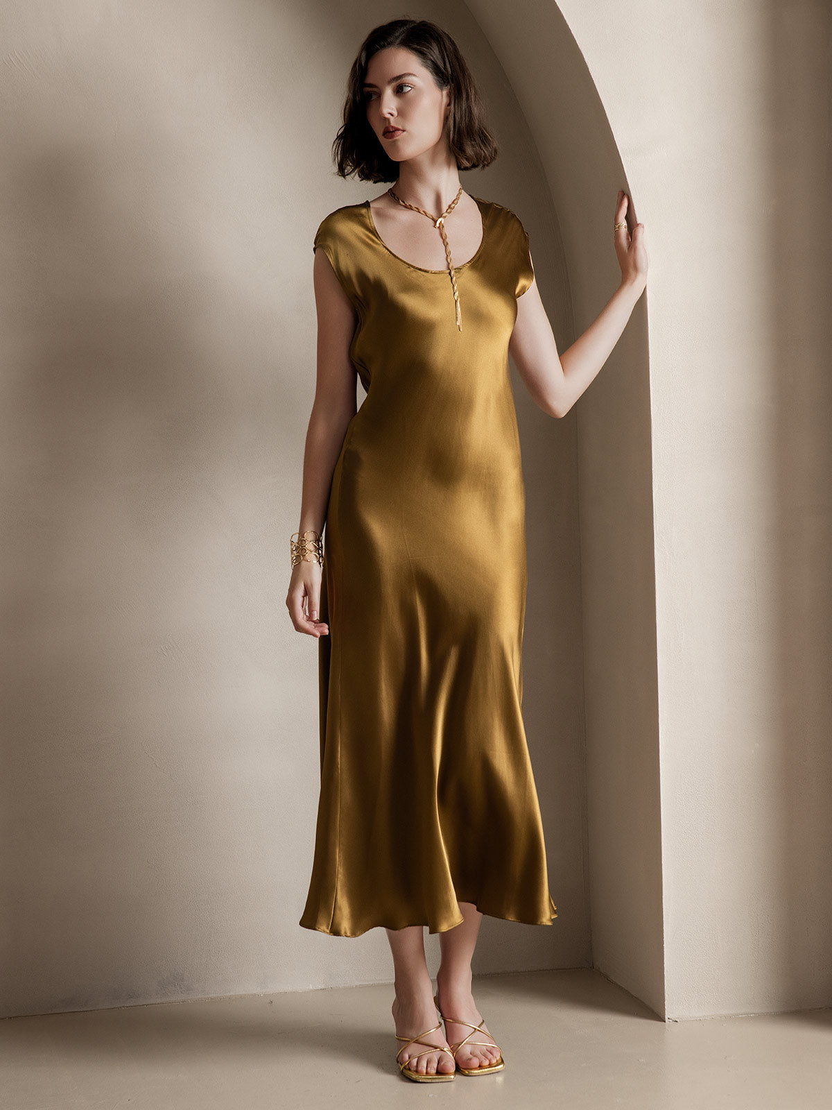 SilkSilky  19Momme Silk Sleeveless Round Neck Dress Brown 007