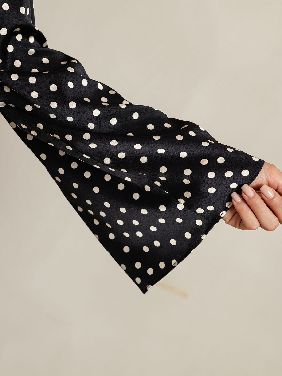 [Polka Dot] SilkSilky  19Momme Silk Round Neck Women's T-Shirt 006