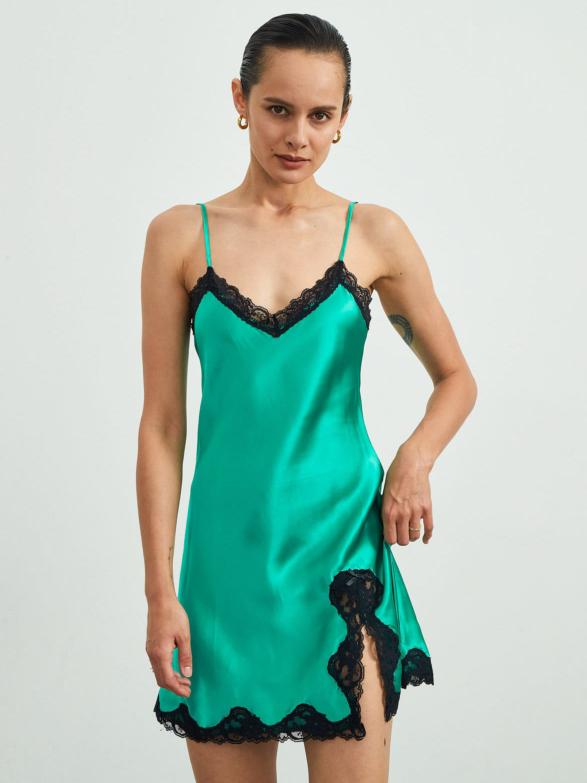 SilkSilky  Pure Silk Sleeveless V Neck Nightgown Green 001