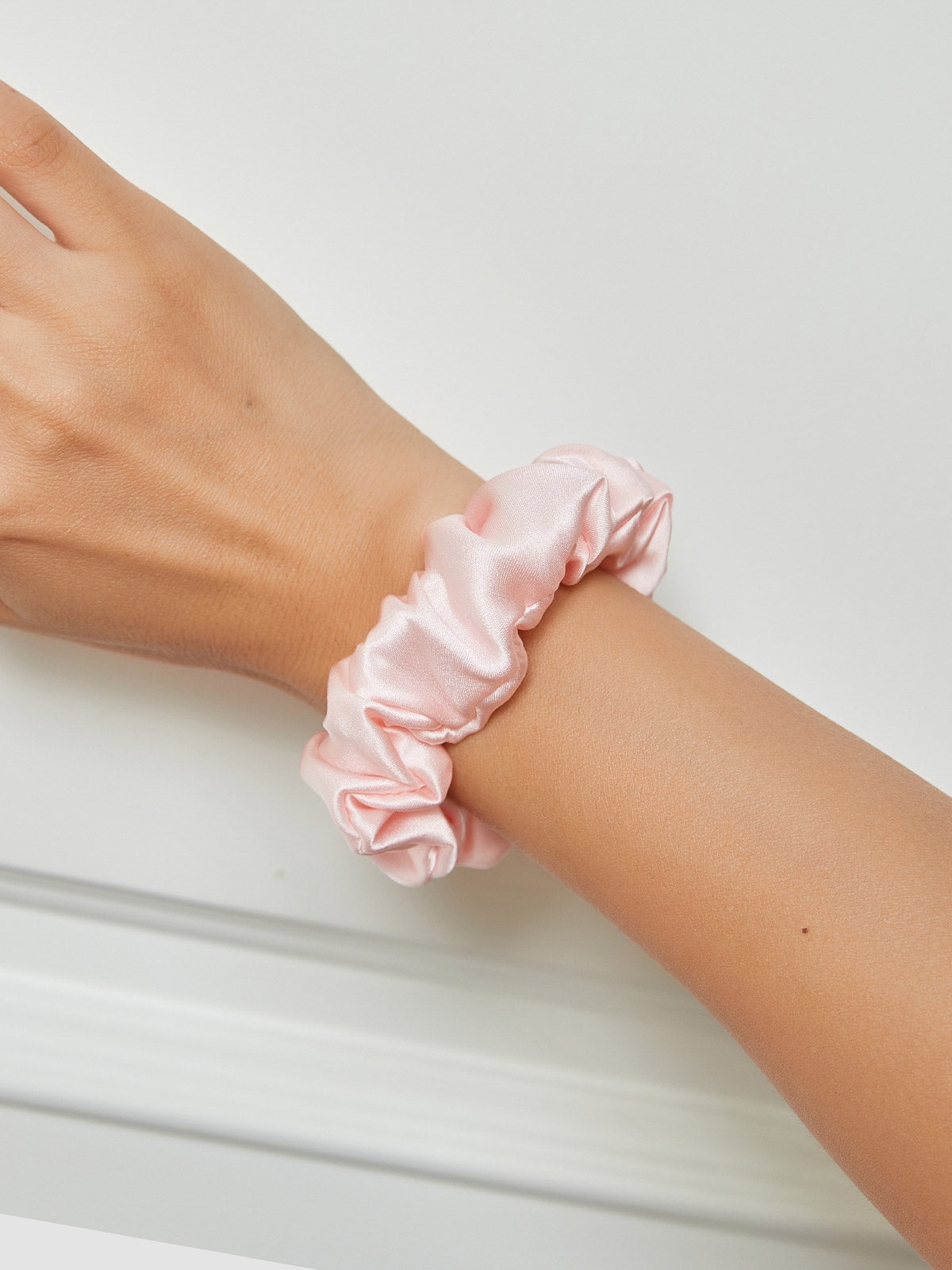 SilkSilky  19Momme Pure Silk Scrunchie LightPink 001