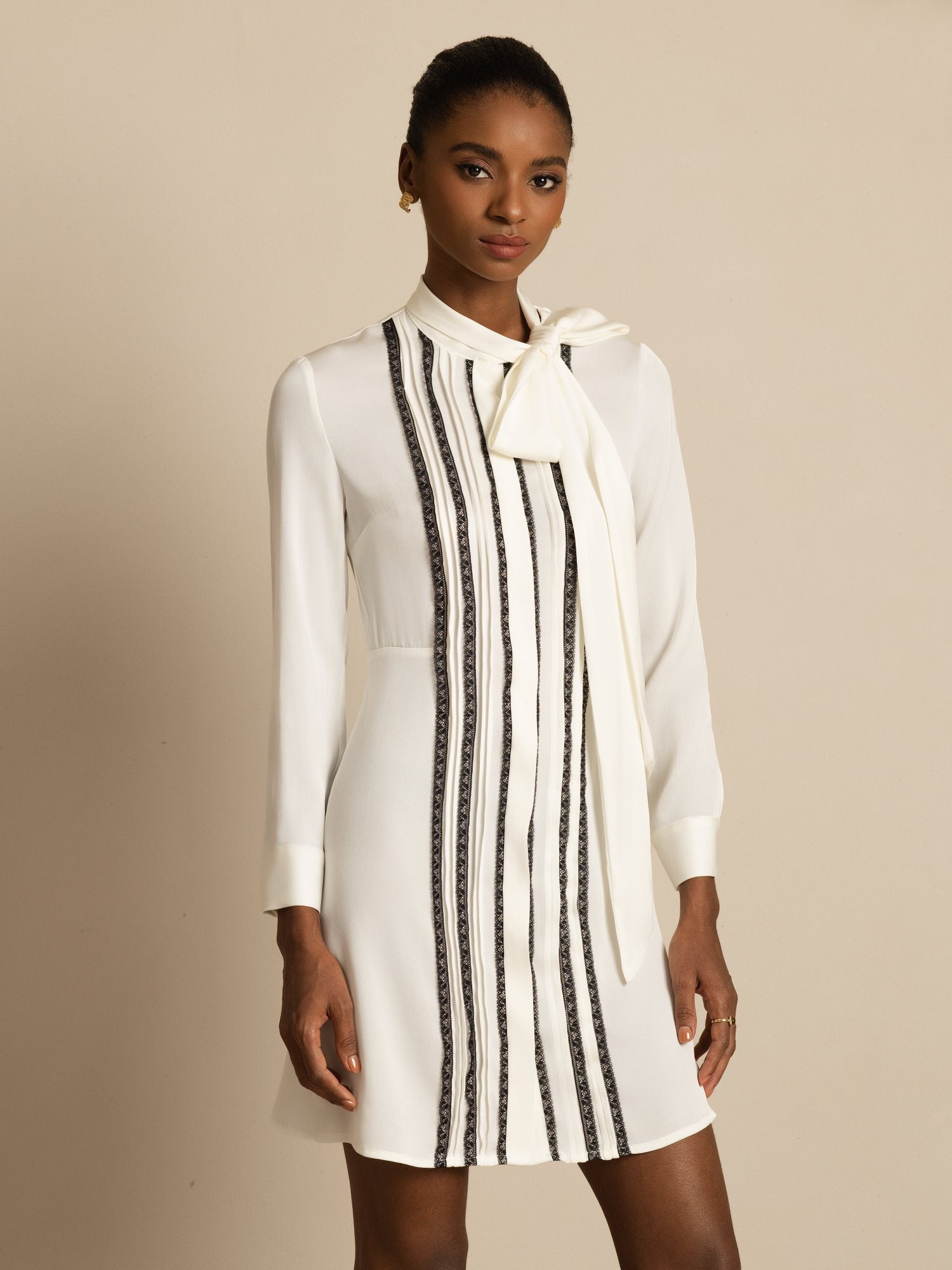 [White] SilkSilky 19Momme Silk Long Sleeve Tie Neck Dress 001