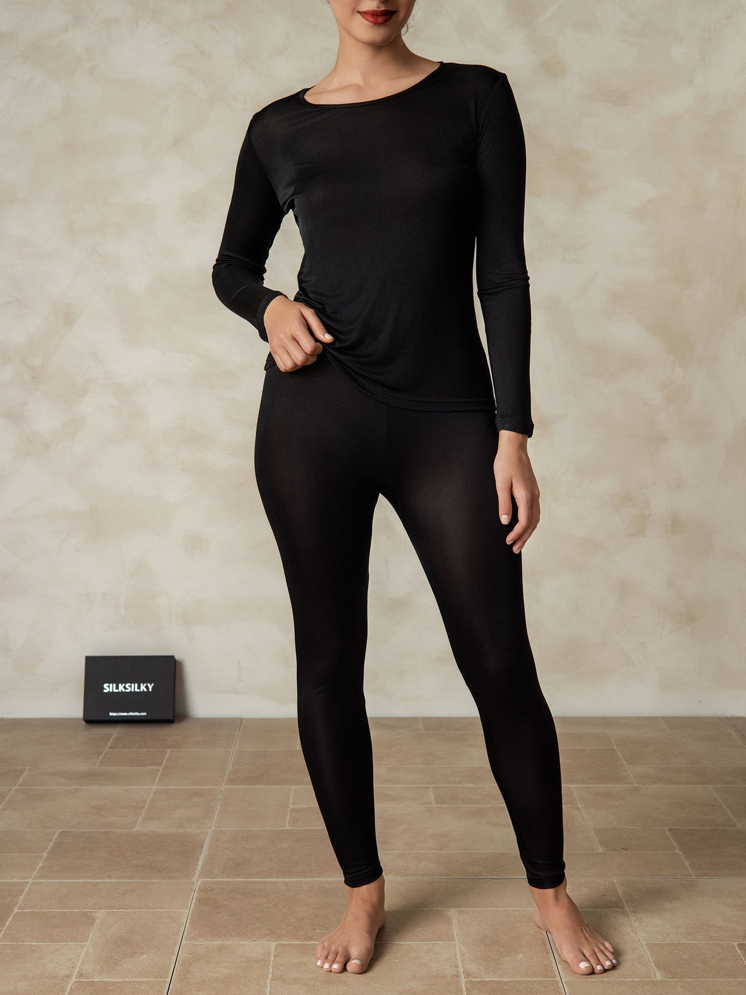 [Black] SilkSilky Silk Round Neck Women's Pajamas 001