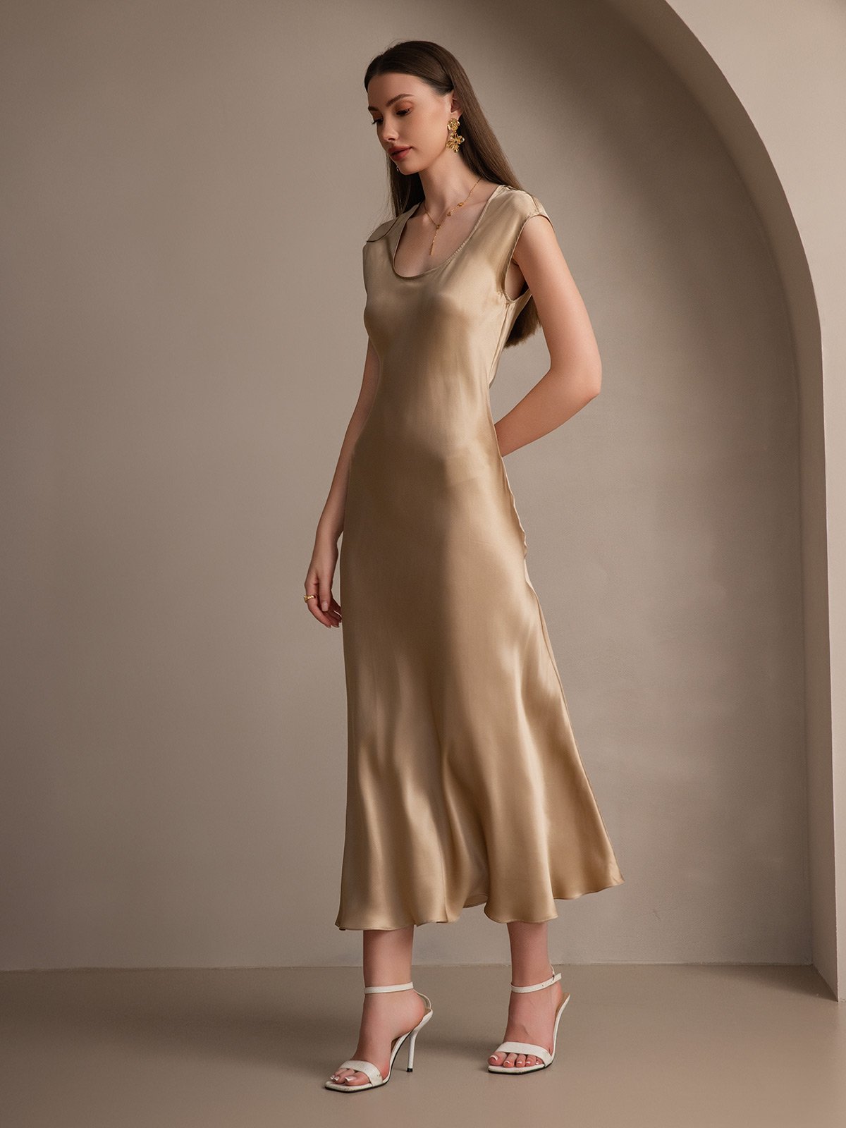 SilkSilky  19Momme Silk Blend Sleeveless Round Neck Dress Champagne 005