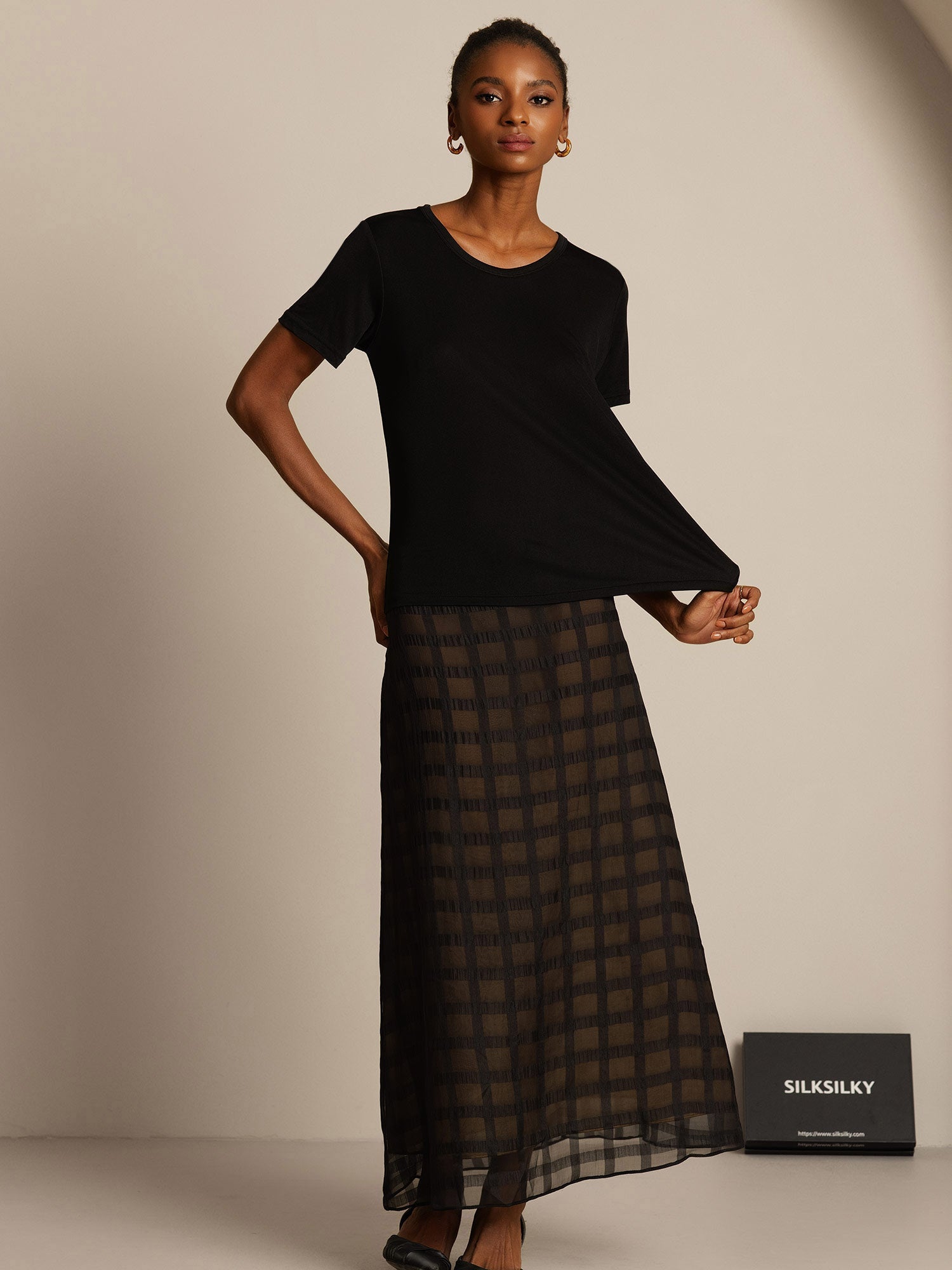 [Black] SilkSilky  Silk Knitted Round Neck Women's T-Shirt 008,