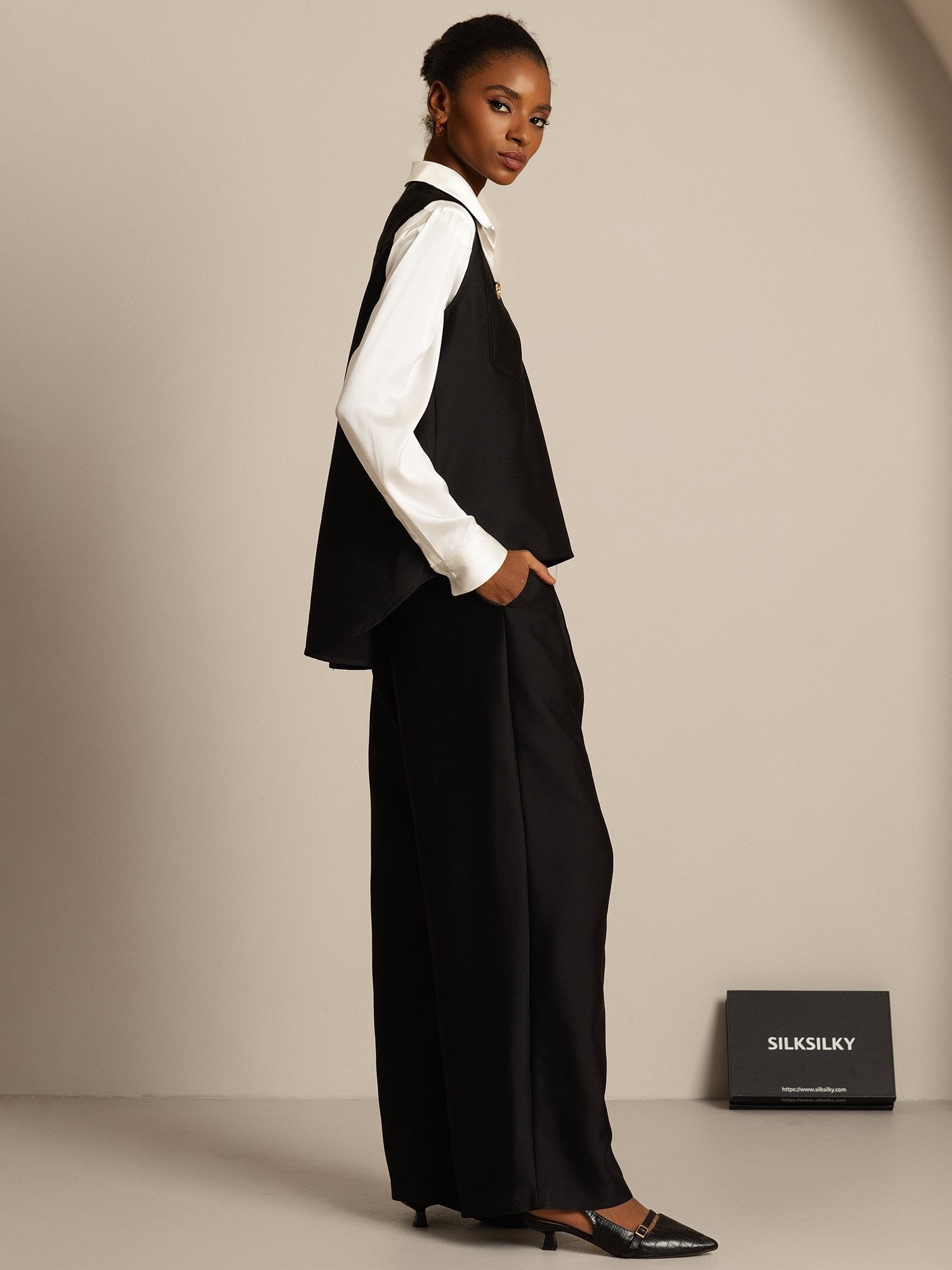 [Black] SilkSilky  32Momme Silk Womens Vest 007,