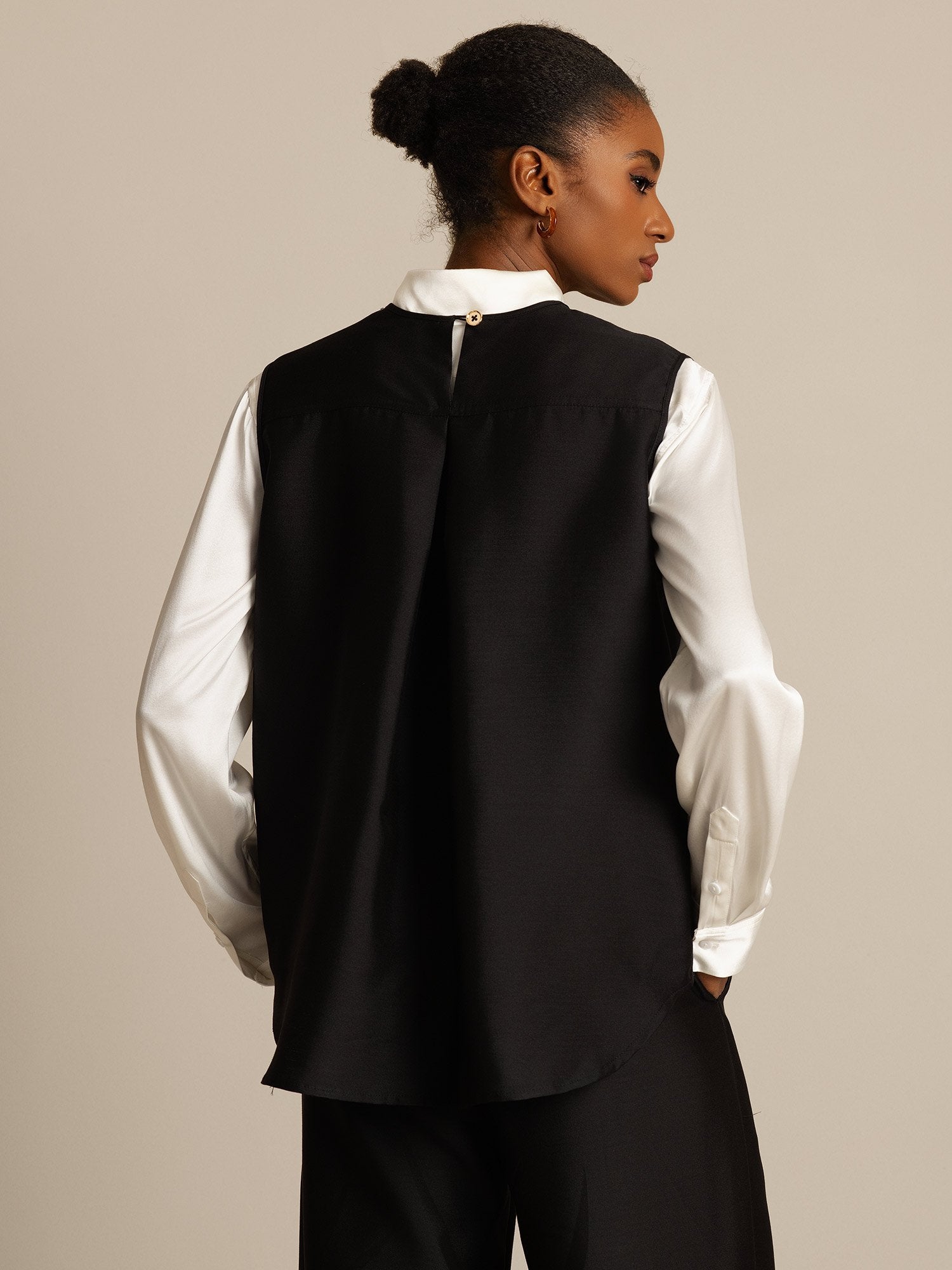 [Black] SilkSilky  32Momme Silk Womens Vest 002,