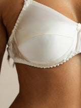 [White] SilkSilky  Bra 004