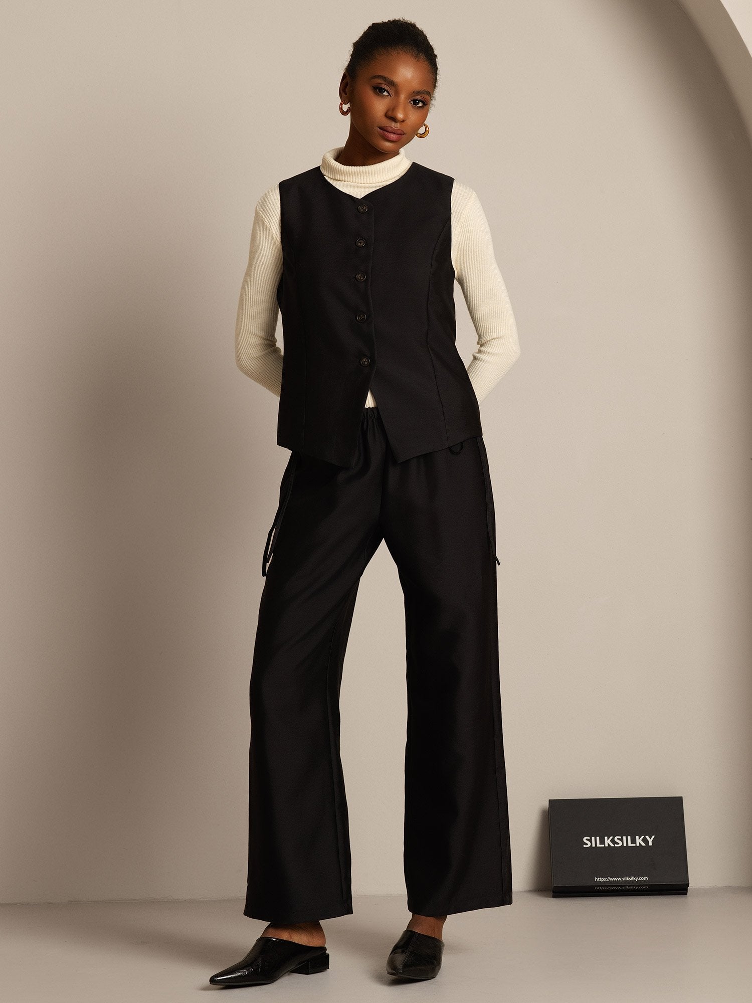 [Black] SilkSilky 32Momme Silk Womens Vest 006