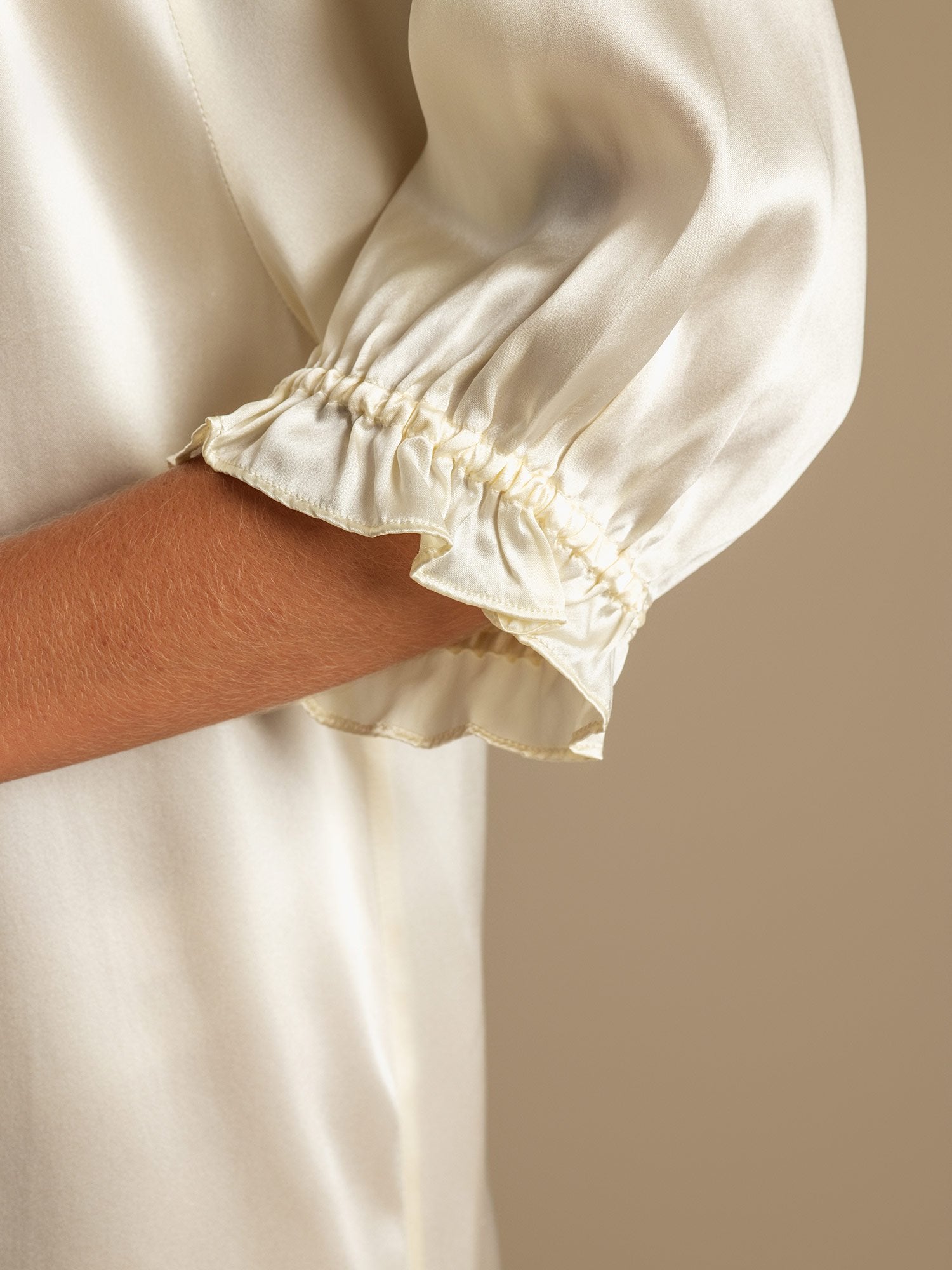 [White] SilkSilky Pure Silk Nightgown 005