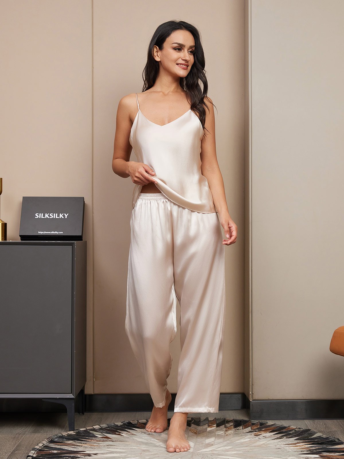 [Beige] SilkSilky Pure Silk Sleeveless V Neck Camisole Set 003