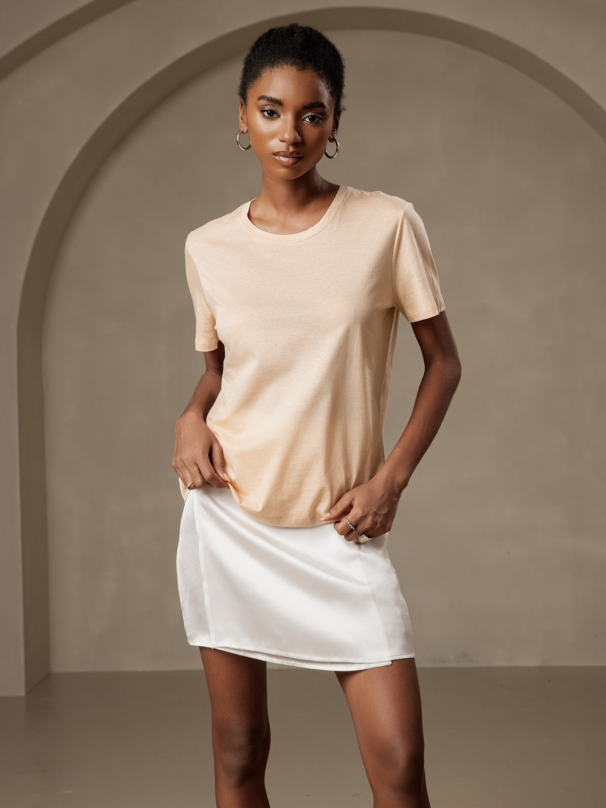 [Beige] SilkSilky Silk Knitted Short Sleeve Round Neck Women's T-Shirt 004