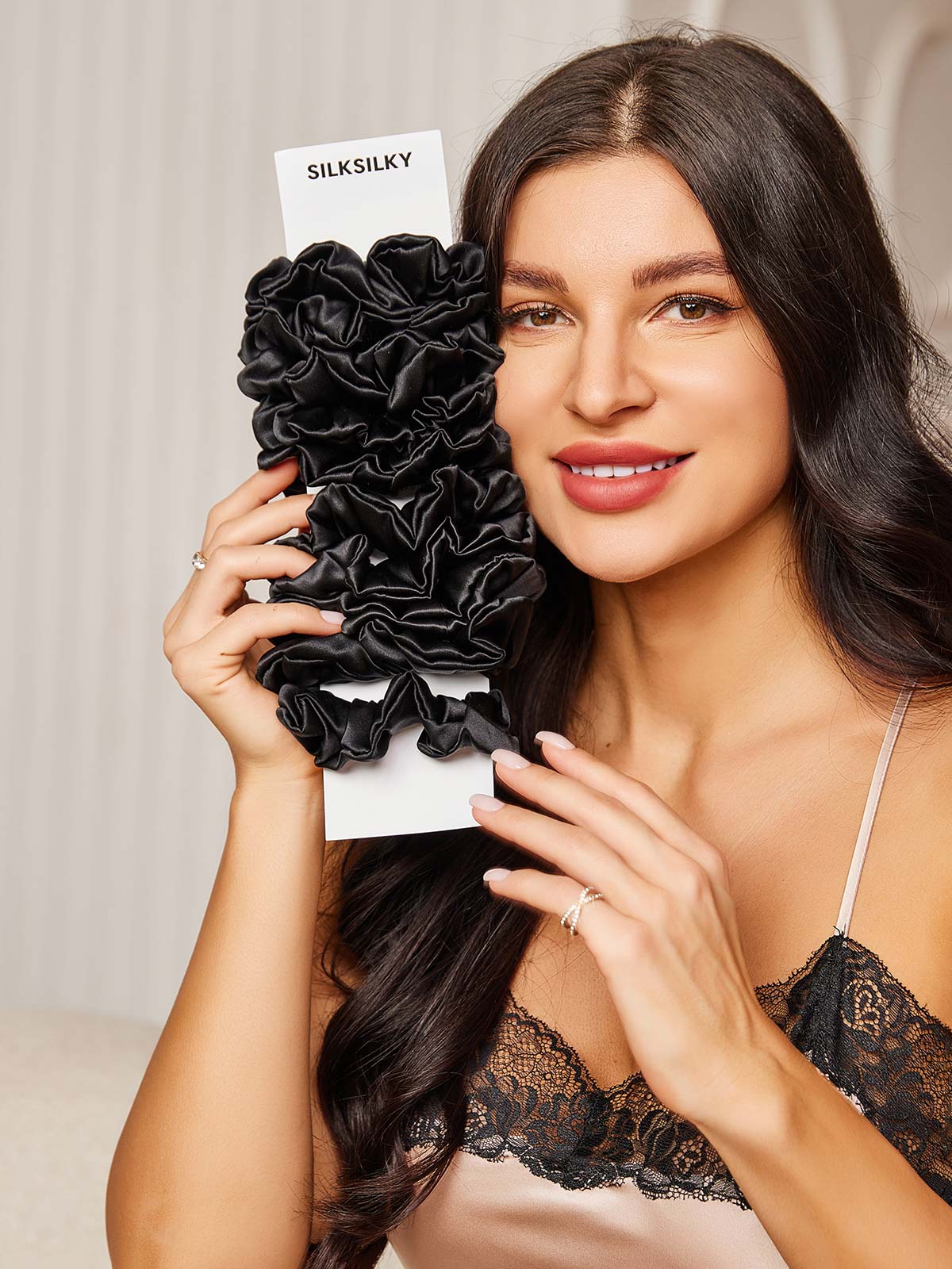 [Black] SilkSilky 19Momme Pure Silk Scrunchie 001