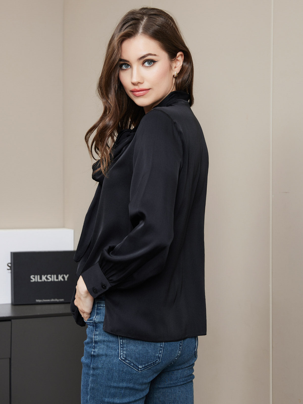 [Black] SilkSilky 19Momme Silk Long Sleeve Tie Neck Women's Shirt 002