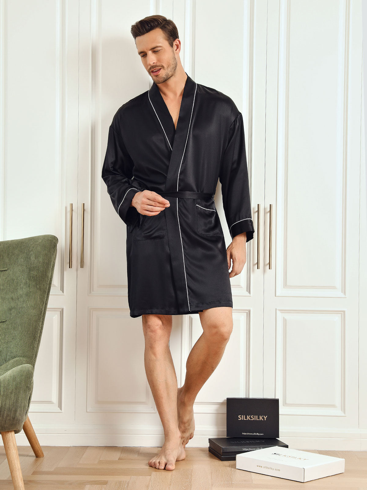 SilkSilky Men's Silk Piped Short Robe, Black / S
