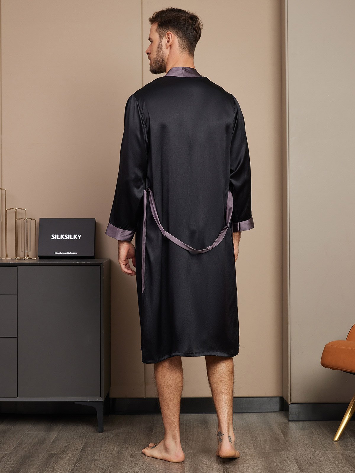 [Black] SilkSilky Pure Silk Long Sleeve Mens Robe 002