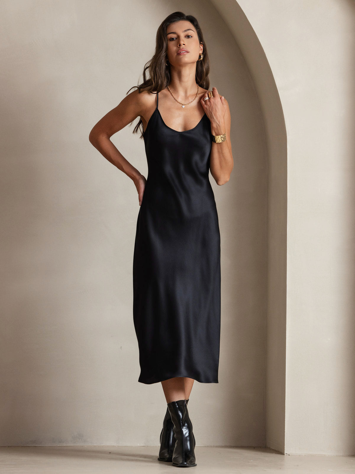 [Black] SilkSilky Pure Silk Sleeveless Round Neck Dress 004