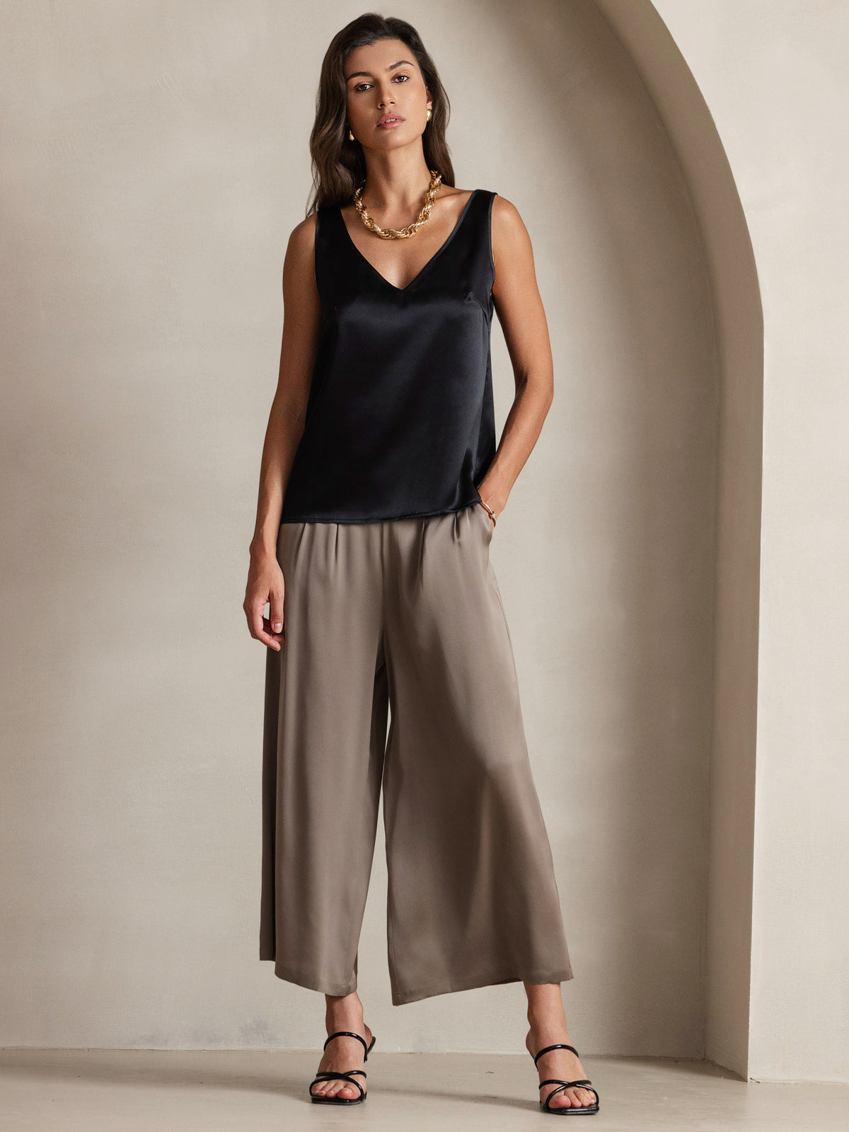 [Black] SilkSilky Pure Silk Sleeveless V Neck Camisole Top 003