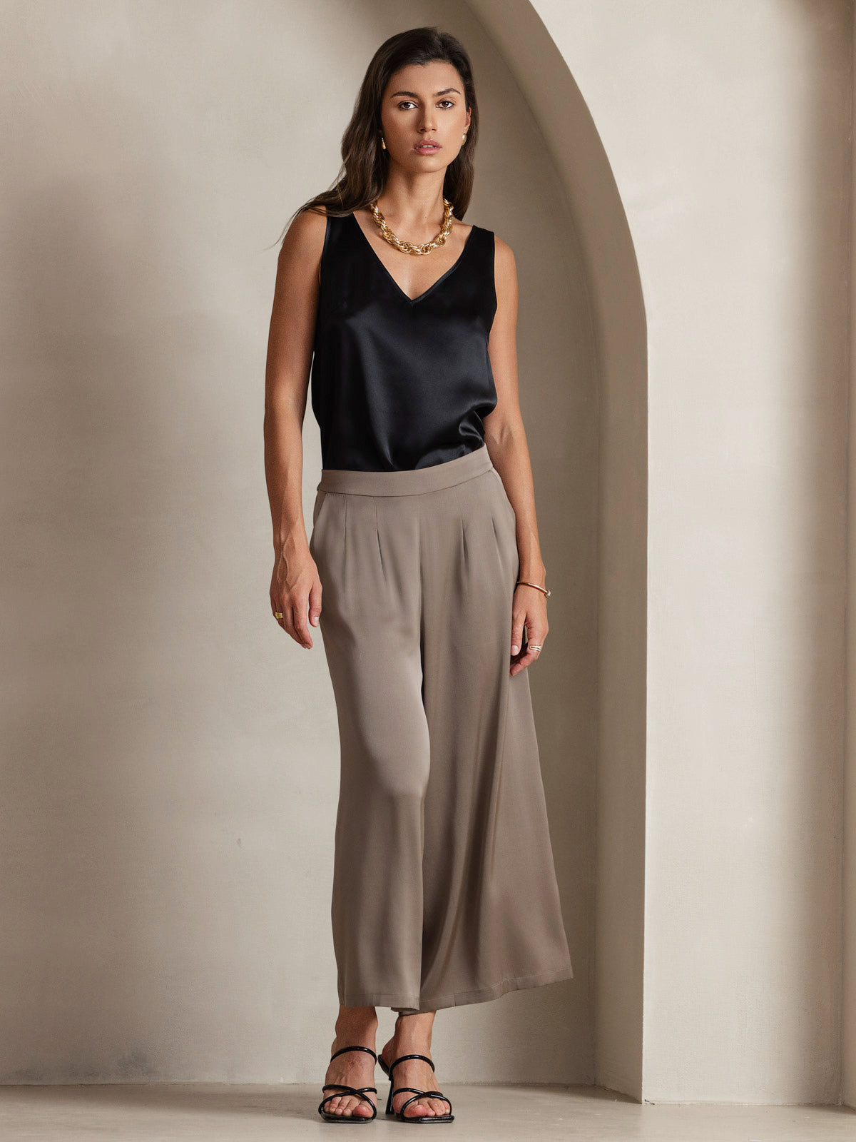 [Black] SilkSilky Pure Silk Sleeveless V Neck Camisole Top 005