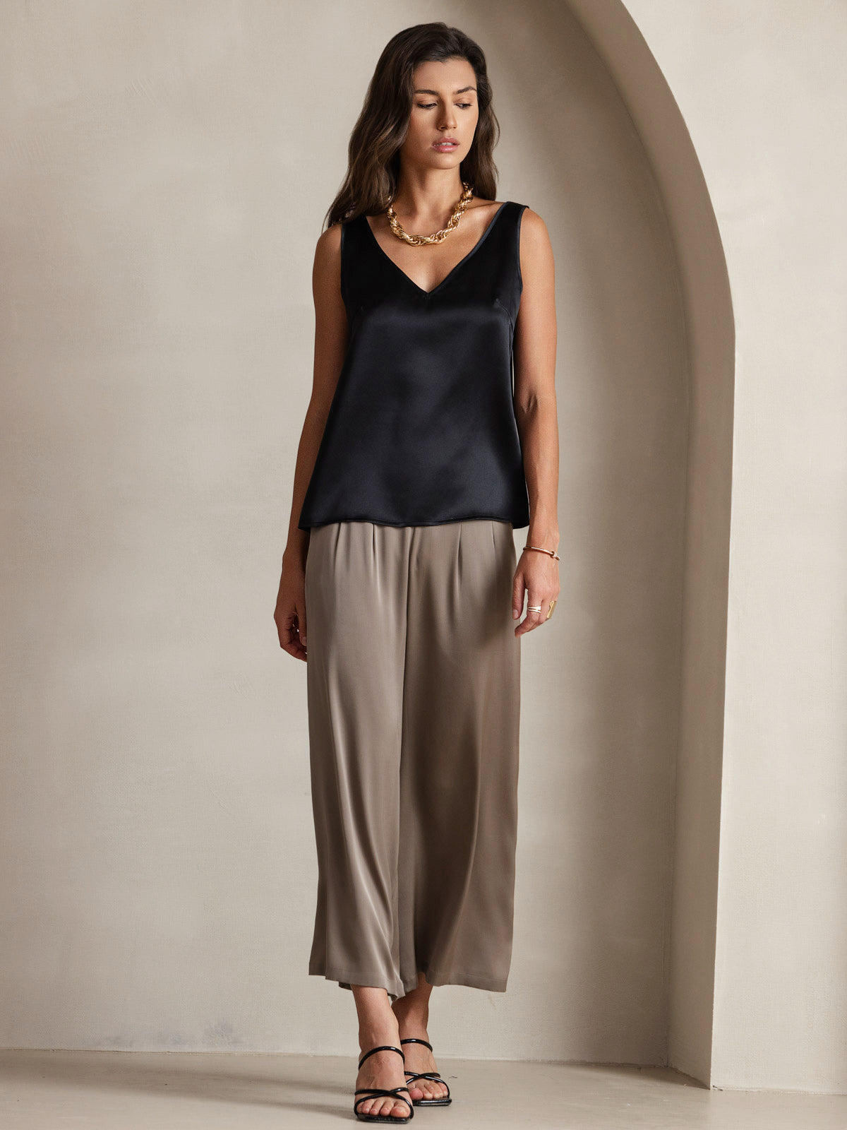 [Black] SilkSilky Pure Silk Sleeveless V Neck Camisole Top 005