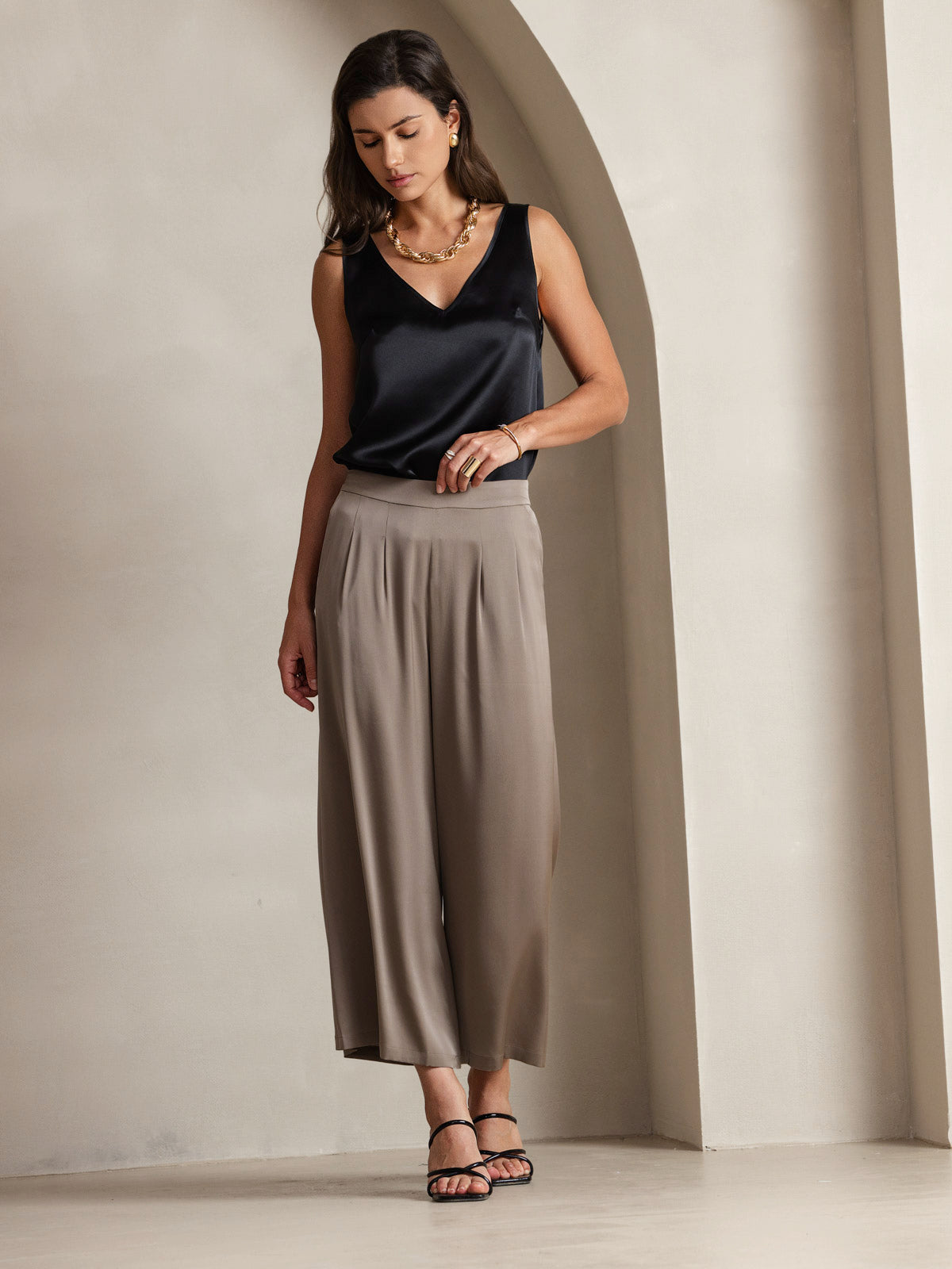 [Black] SilkSilky Pure Silk Sleeveless V Neck Camisole Top 006