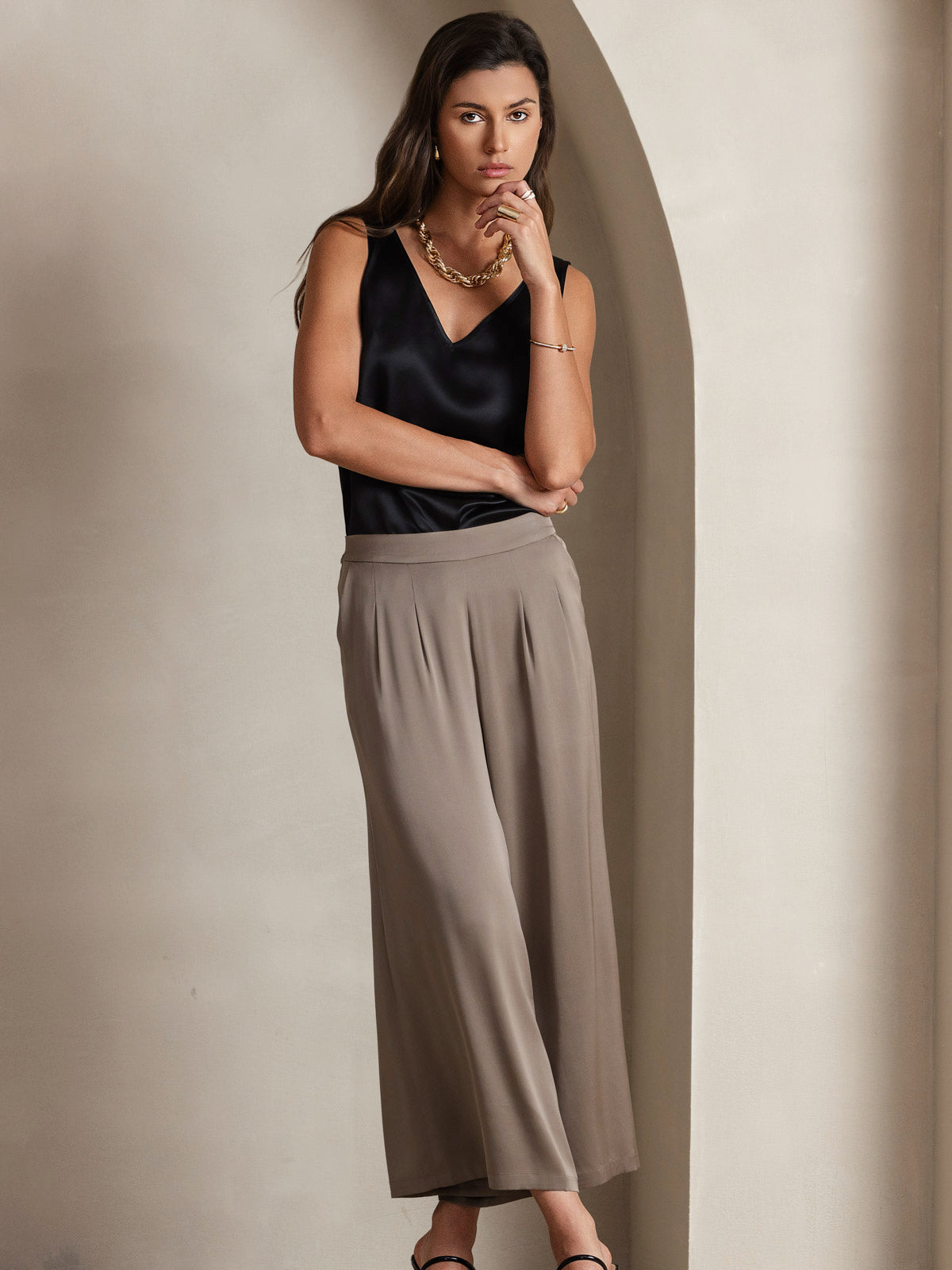 [Black] SilkSilky Pure Silk Sleeveless V Neck Camisole Top 006