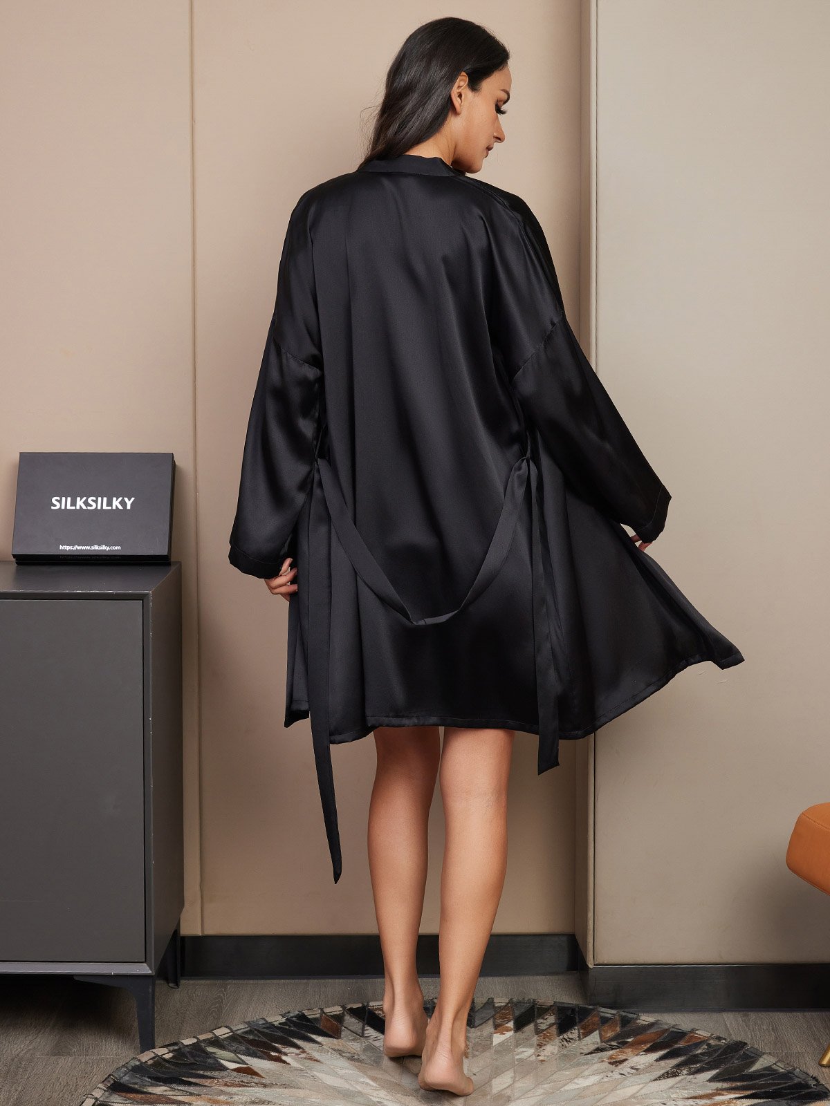 [Black] SilkSilky Pure Silk Womens Pajamas 002